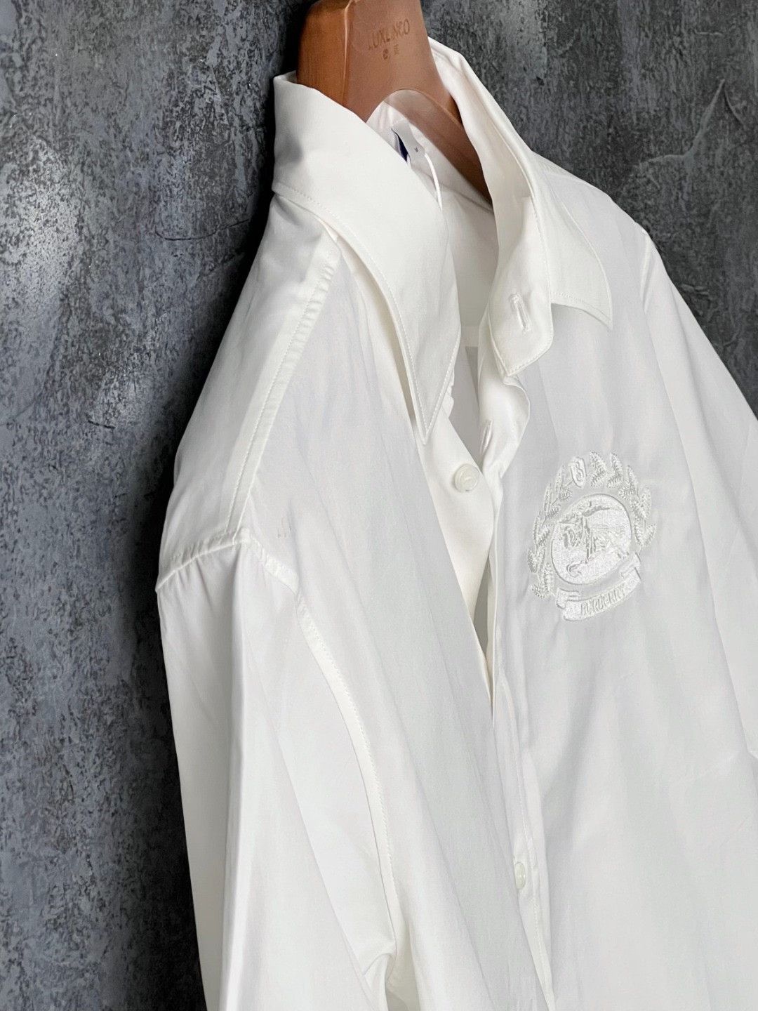 Burberry Burberry Cotton Embroidered Shirt m Men Size US M / EU 48-50 / 2 - 4 Thumbnail