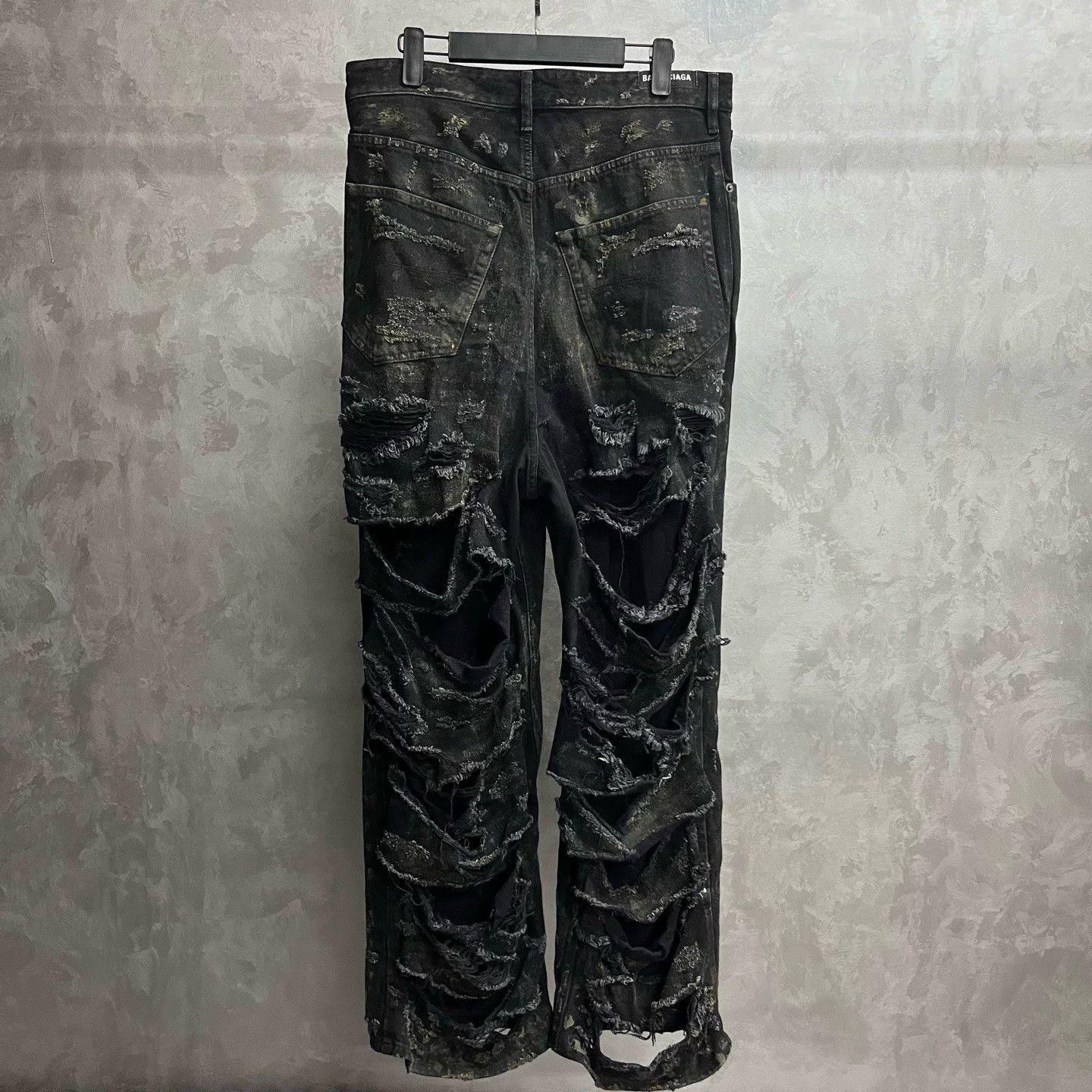 Balenciaga Balenciaga Super Destroyed Baggy Jeans XS Size US 28 / EU 44 - 3 Thumbnail