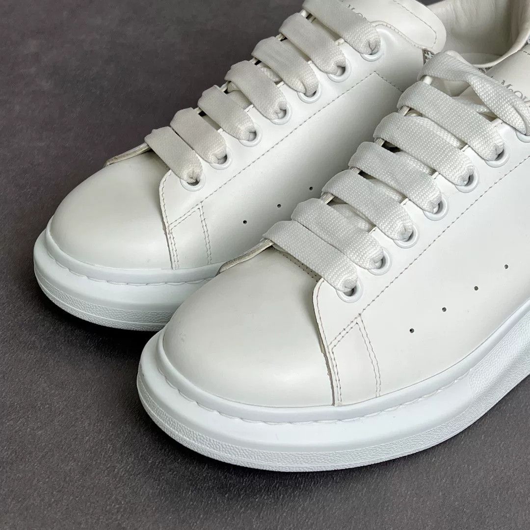 Alexander McQueen Alexander McQueen Casual Silver Lowtop Sneakers 8 Men Size US 8 / EU 41 - 2 Thumbnail