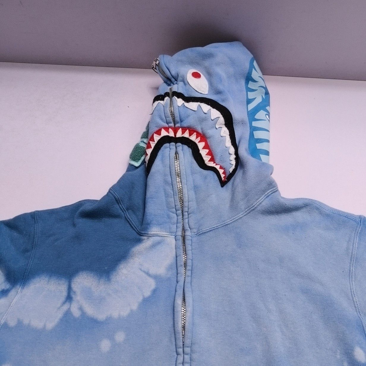 Bape A Bathing Ape Hand-Dyed Shark Hoodie S Size US S / EU 44-46 / 1 - 11 Thumbnail