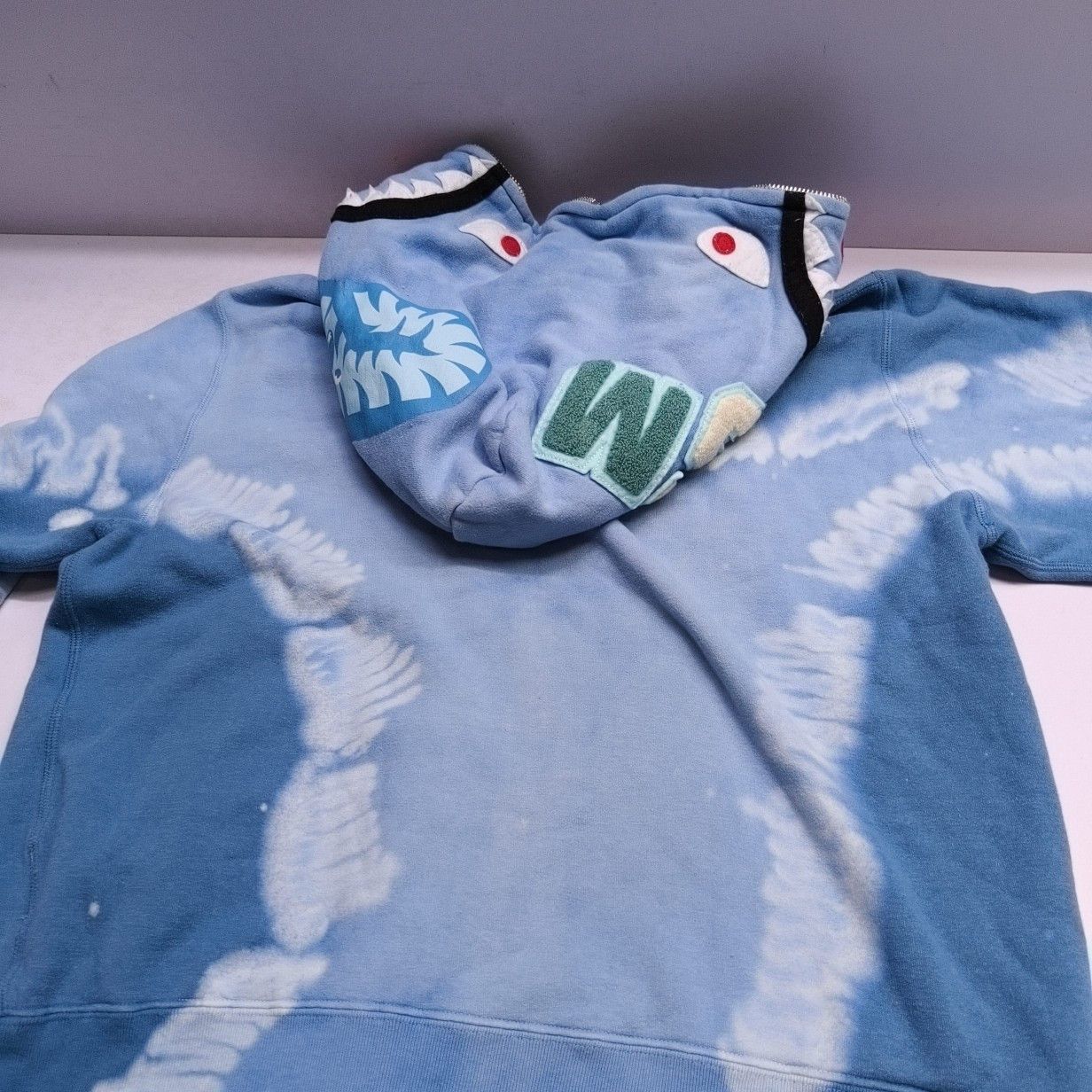Bape A Bathing Ape Hand-Dyed Shark Hoodie S Size US S / EU 44-46 / 1 - 8 Thumbnail