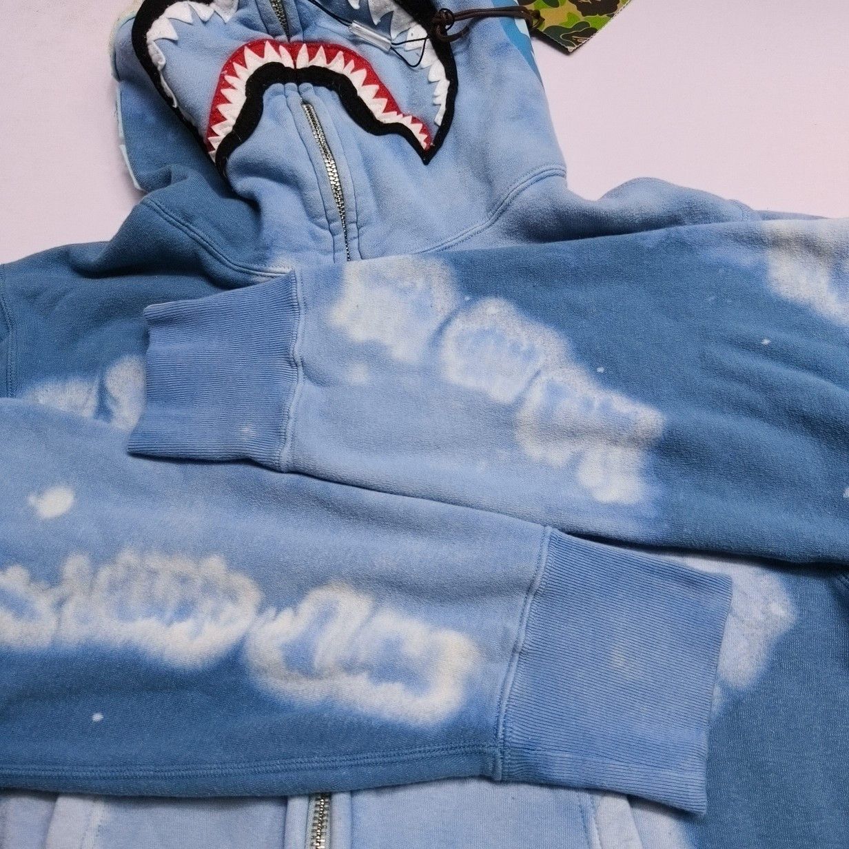 Bape A Bathing Ape Hand-Dyed Shark Hoodie S Size US S / EU 44-46 / 1 - 12 Thumbnail