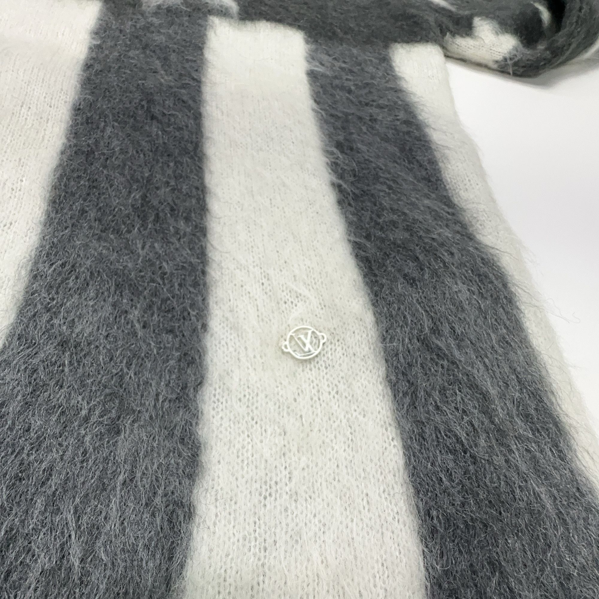 Louis Vuitton Louis Vuitton Star Stripe Mohair Sweater Size L Size US L / EU 52-54 / 3 - 6 Thumbnail