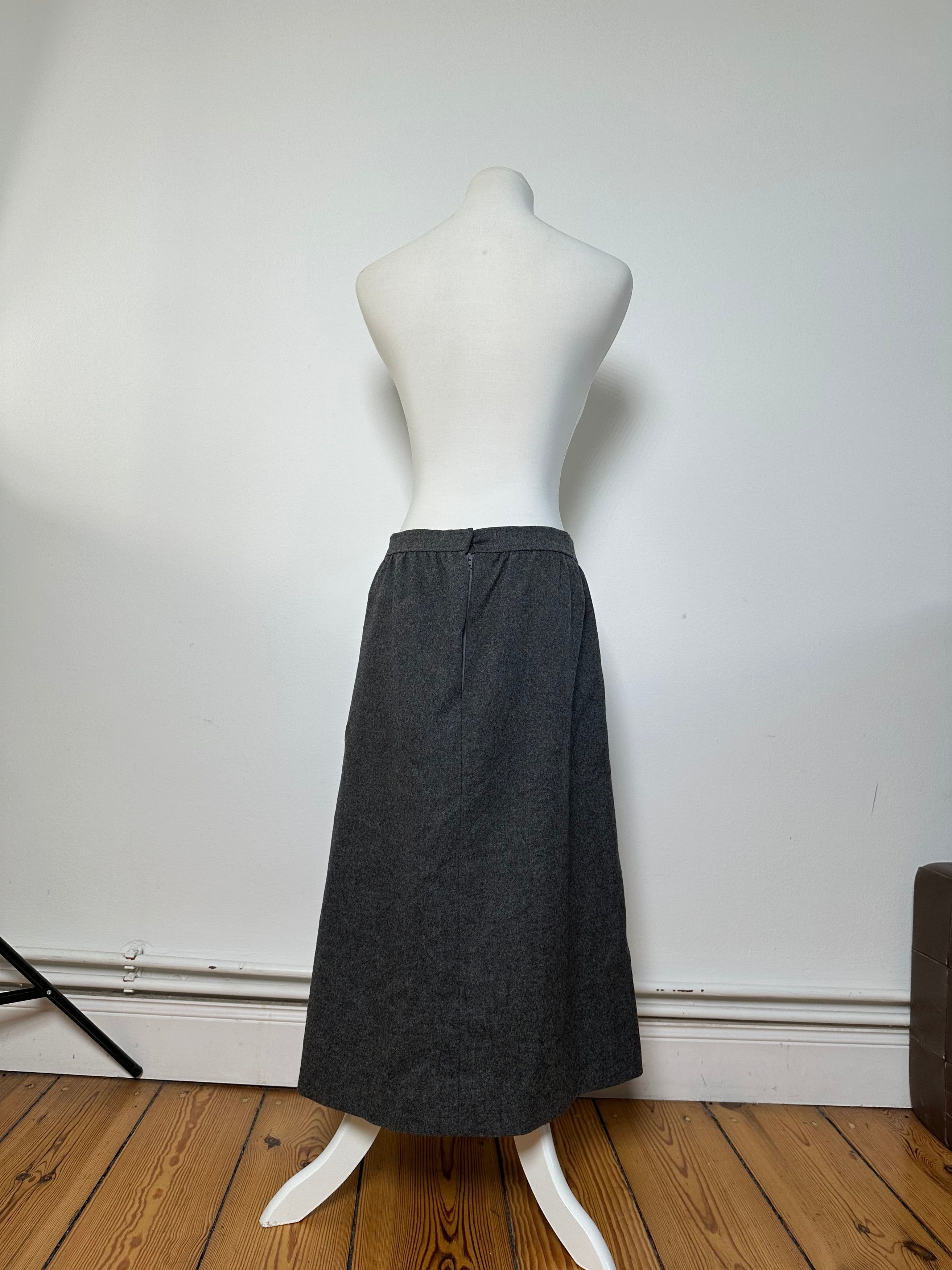 Givenchy Vintage Nouvelle Boutique Wool Skirt Charcoal Grey S Size 27" / US 4 / IT 40 - 3 Thumbnail