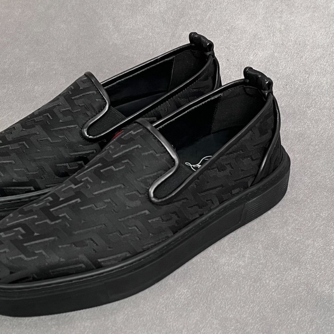 Christian Louboutin Christian Louboutin Leather Black Lowtop Sneakers 7 Men Size US 7 / EU 40 - 2 Thumbnail