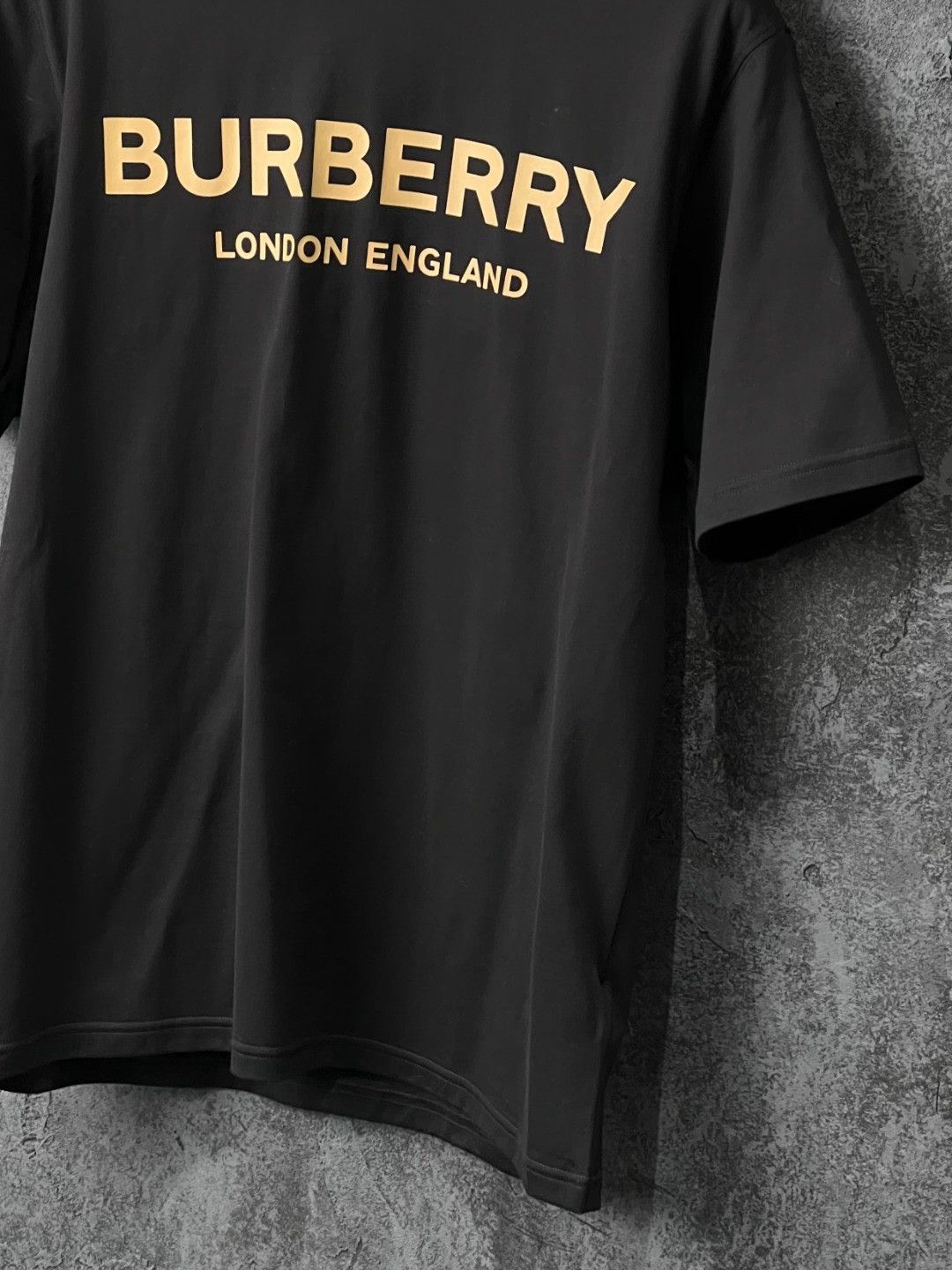 Burberry Burberry Retro Printed T-Shirt m Men Size US M / EU 48-50 / 2 - 6 Thumbnail