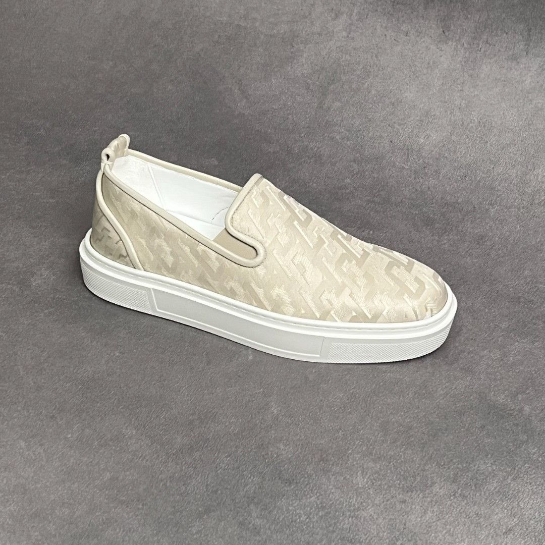 Christian Louboutin Christian Louboutin Leather White Lowtop Sneakers 6 Men Size US 6 / EU 39 - 4 Thumbnail