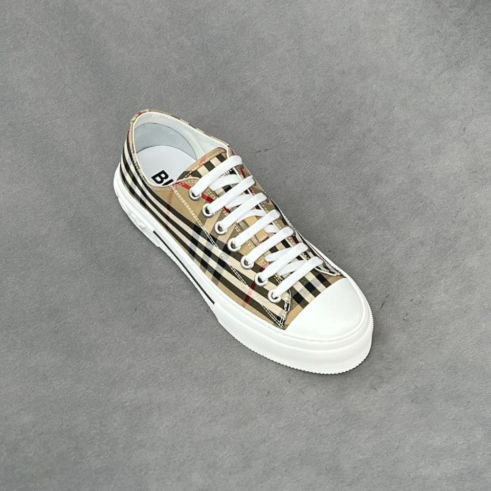 Burberry Burberry Casual Plaid Lowtop Sneakers 7 Men Size US 7 / EU 40 - 5 Thumbnail