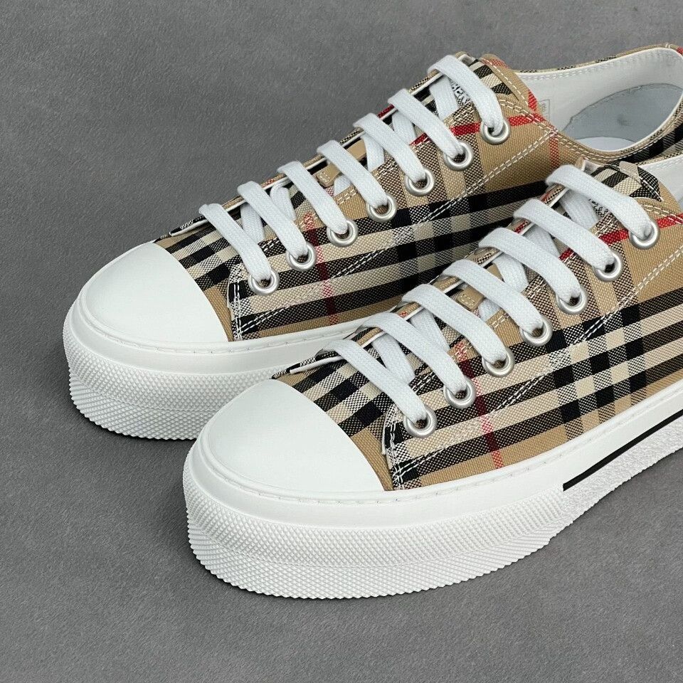 Burberry Burberry Casual Plaid Lowtop Sneakers 7 Men Size US 7 / EU 40 - 2 Thumbnail