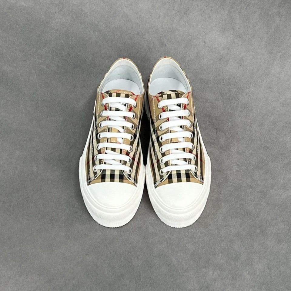 Burberry Burberry Casual Plaid Lowtop Sneakers 7 Men Size US 7 / EU 40 - 7 Thumbnail