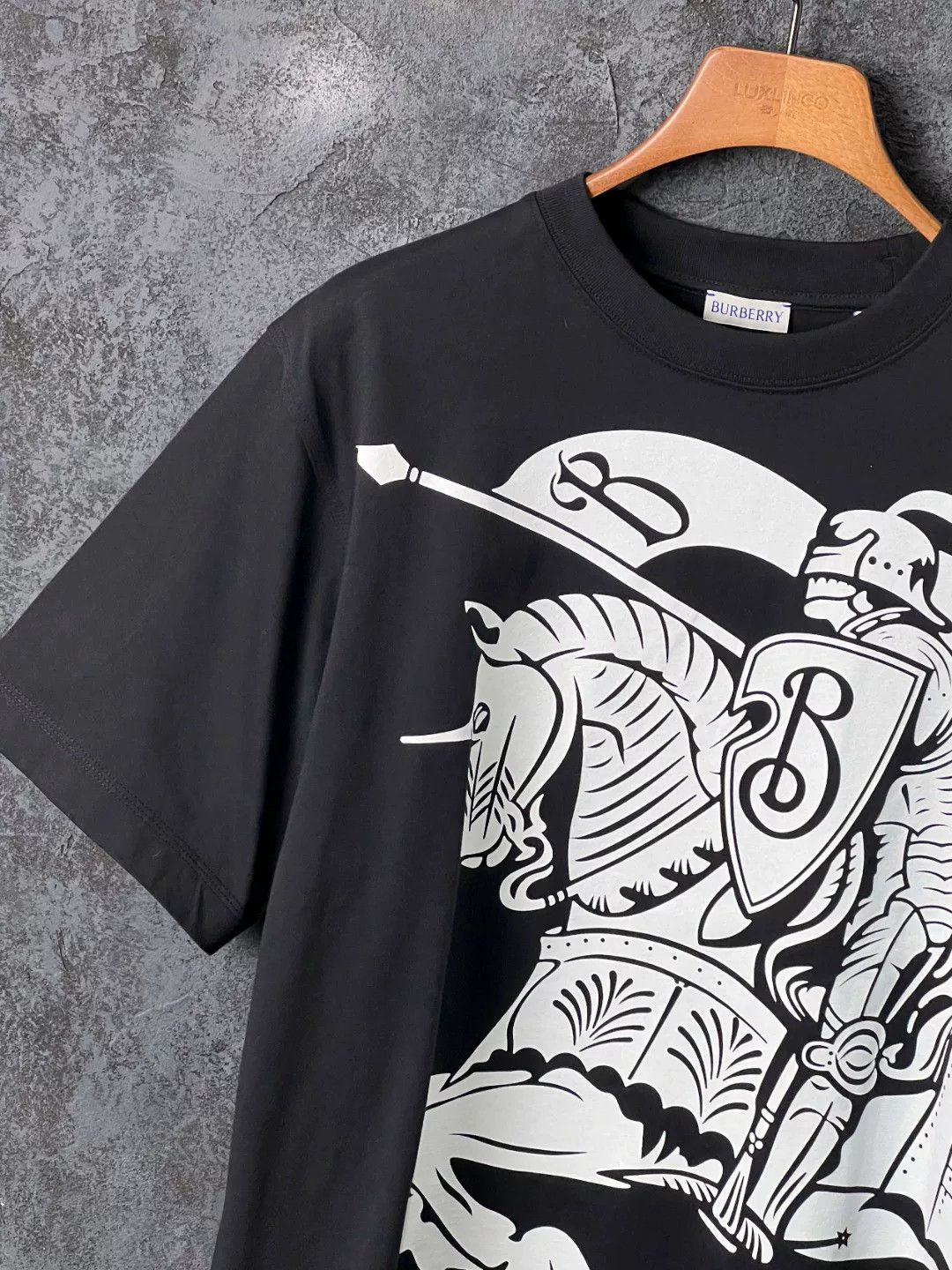 Burberry Burberry Cotton Printed Black T-Shirt m Men Size US M / EU 48-50 / 2 - 4 Thumbnail