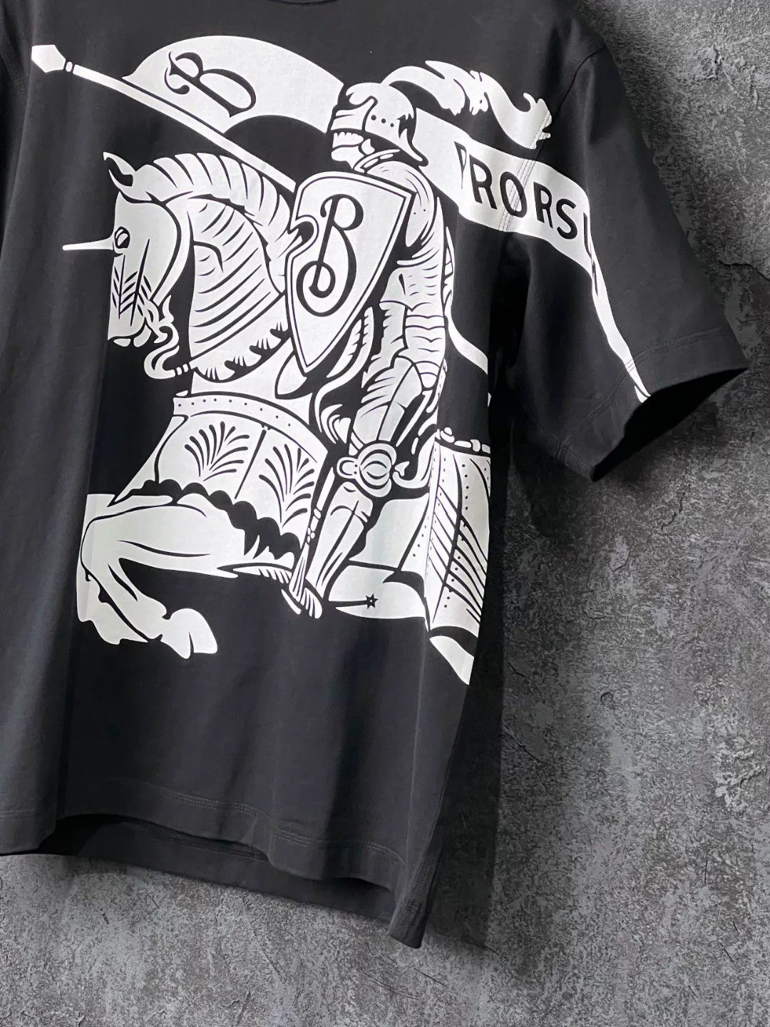 Burberry Burberry Cotton Printed Black T-Shirt m Men Size US M / EU 48-50 / 2 - 6 Thumbnail