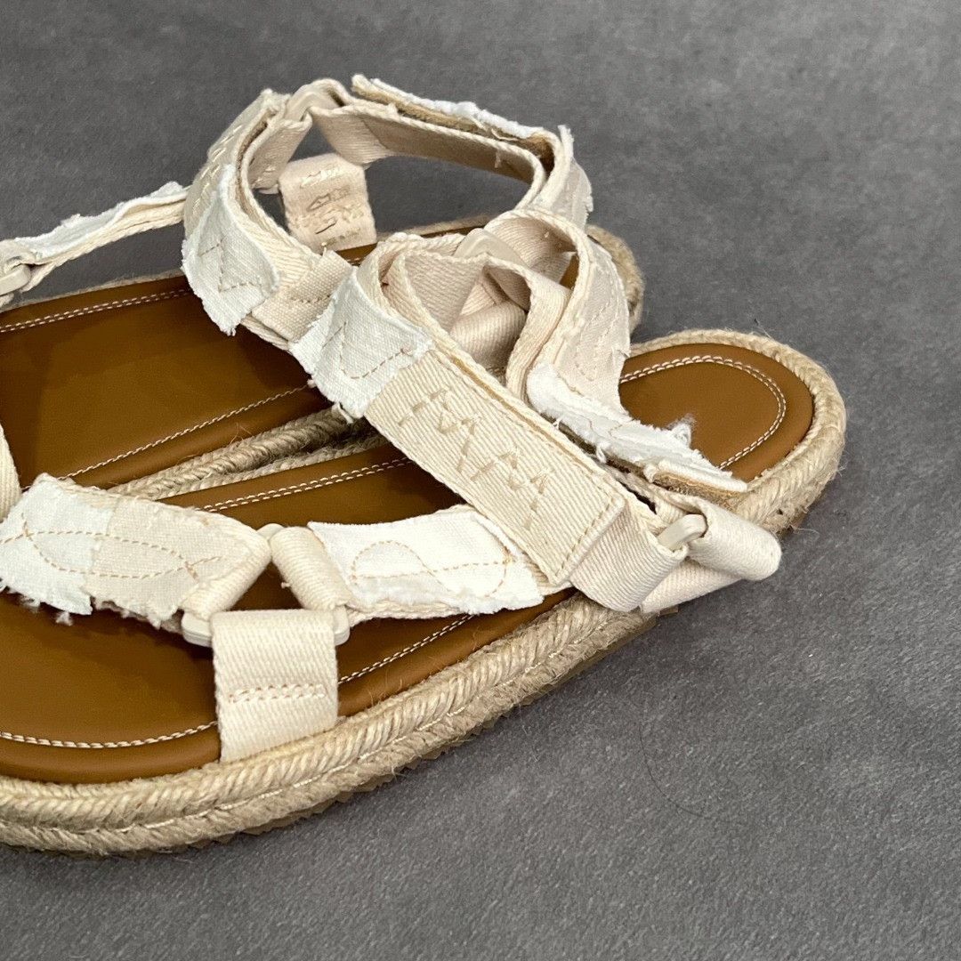 Maison Margiela Maison Margiela Casual White Sandals us_5 Women Size US 5 / IT 35 - 2 Thumbnail