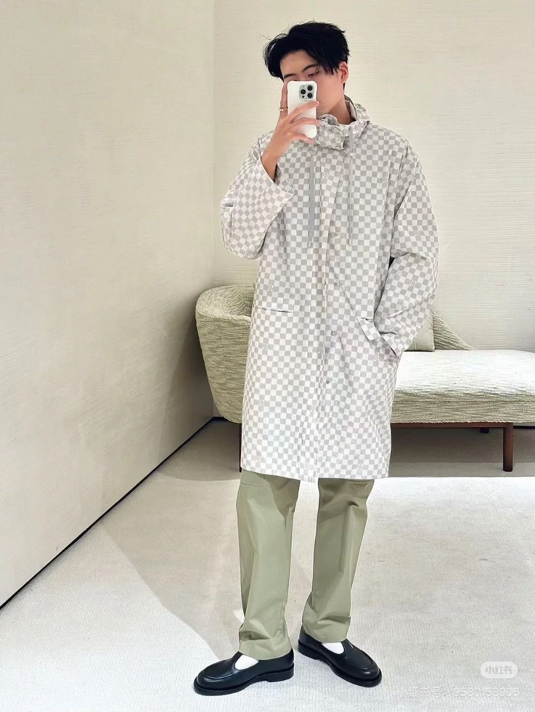 Louis Vuitton Louis Vuitton Checkered Light Jacket m Men Size US M / EU 48-50 / 2 - 4 Thumbnail