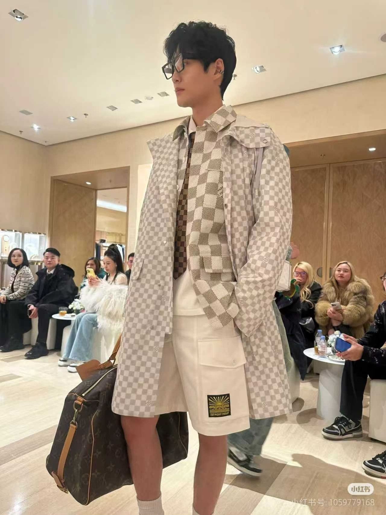 Louis Vuitton Louis Vuitton Checkered Light Jacket m Men Size US M / EU 48-50 / 2 - 5 Thumbnail