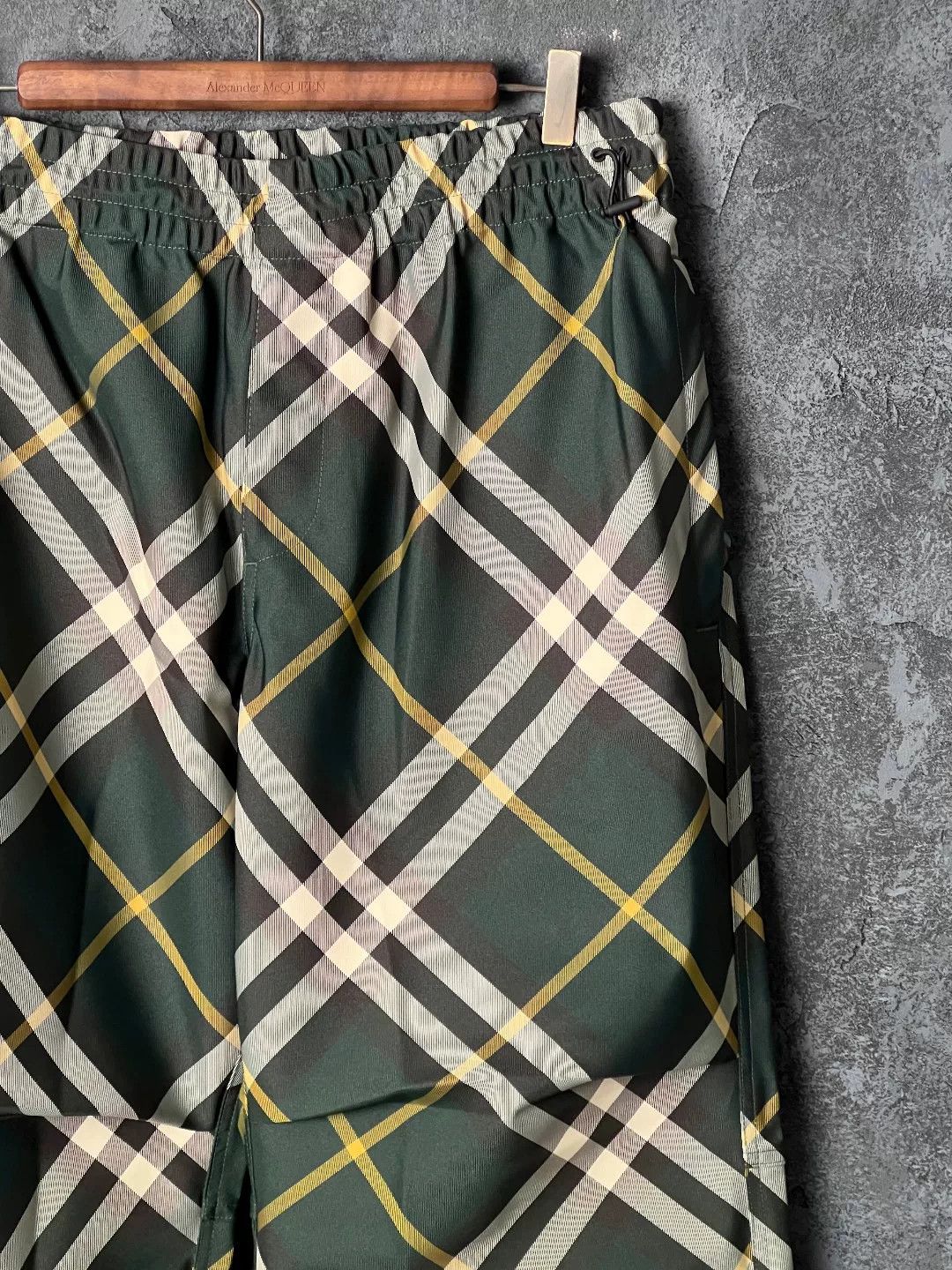 Burberry Burberry Casual Plaid Green Casual Pants 36 Men Size US 36 / EU 52 - 3 Thumbnail