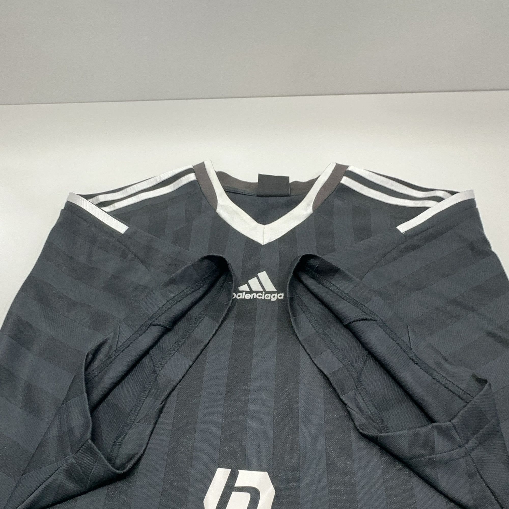 Balenciaga Balenciaga x adidas Striped Soccer Jersey Size 2 Size US M / EU 48-50 / 2 - 12 Thumbnail