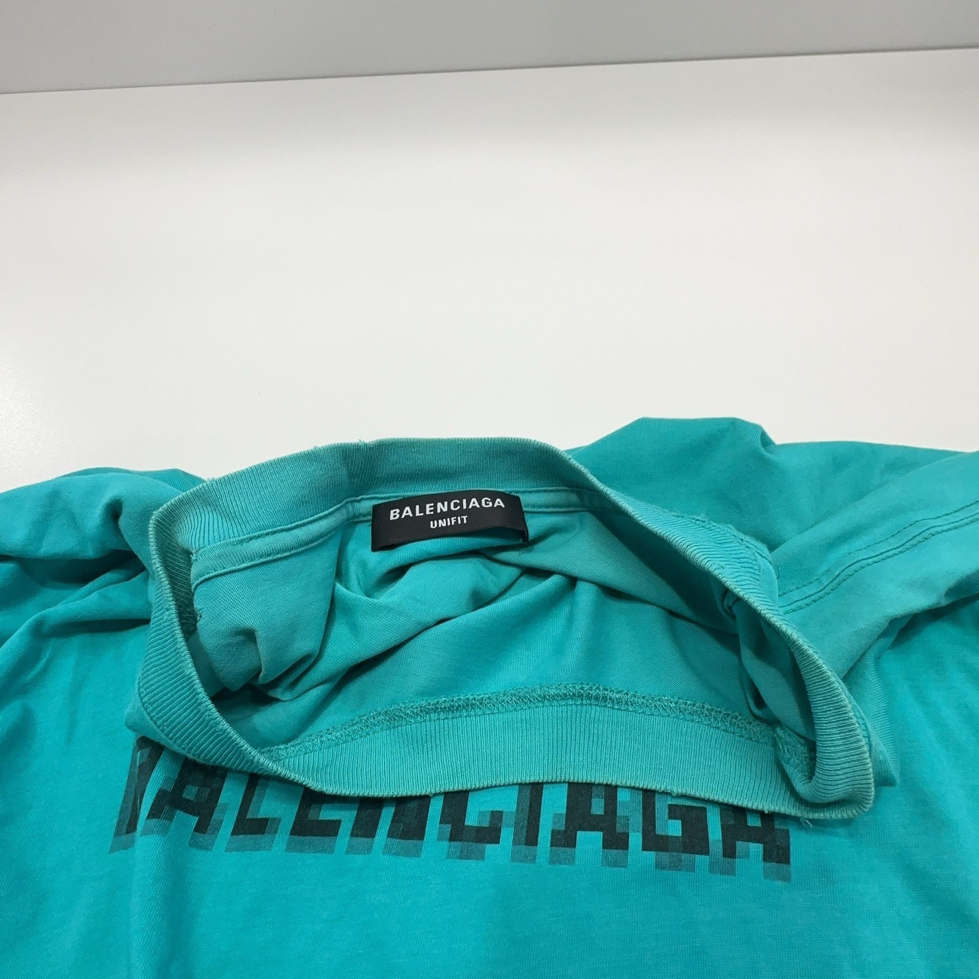 Balenciaga Balenciaga Distressed Pixel Logo T-Shirt M Size US M / EU 48-50 / 2 - 7 Thumbnail
