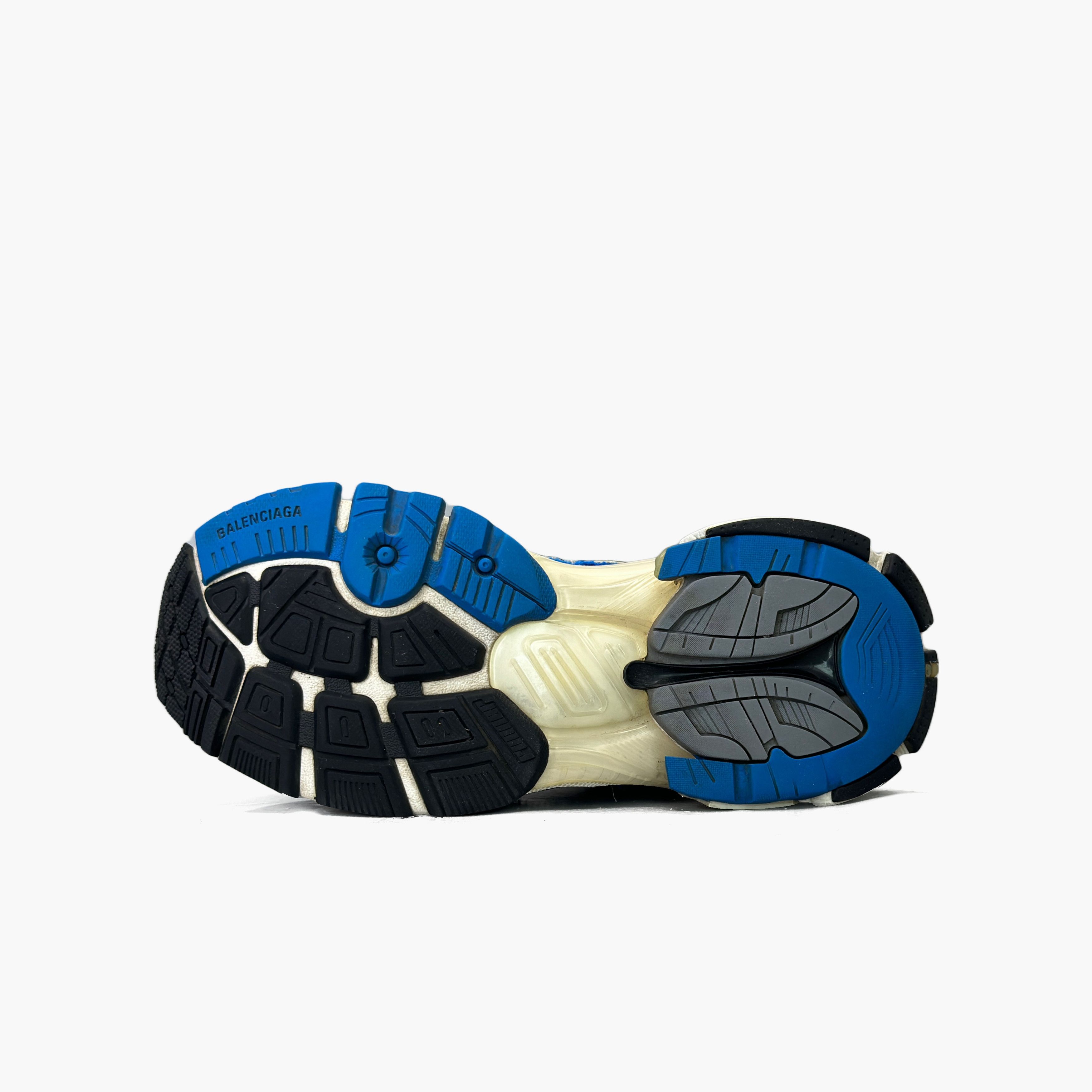 Balenciaga Balenciaga Distressed Runner Sneakers 37 Size US 7 / IT 37 - 9 Thumbnail