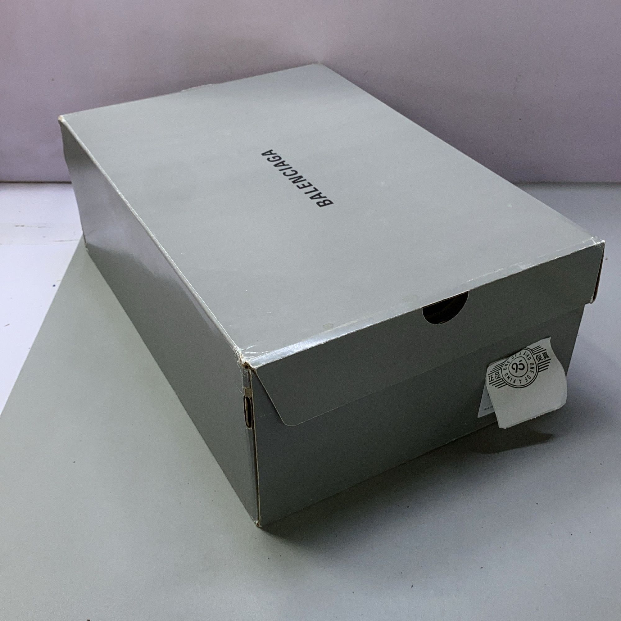 Balenciaga Balenciaga Distressed Runner Sneakers 37 Size US 7 / IT 37 - 13 Thumbnail