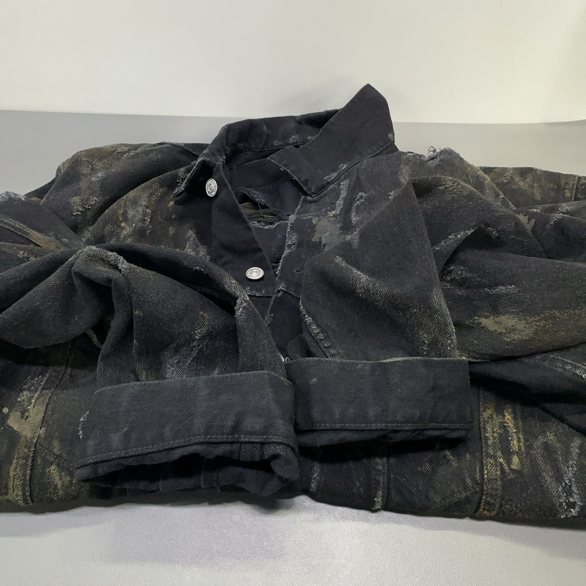 Balenciaga Balenciaga Distressed Denim Jacket Size 2 Size US M / EU 48-50 / 2 - 7 Thumbnail