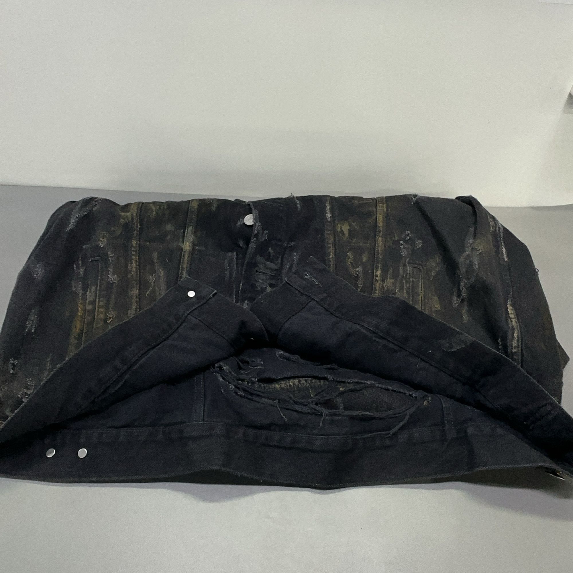 Balenciaga Balenciaga Distressed Denim Jacket Size 2 Size US M / EU 48-50 / 2 - 9 Thumbnail
