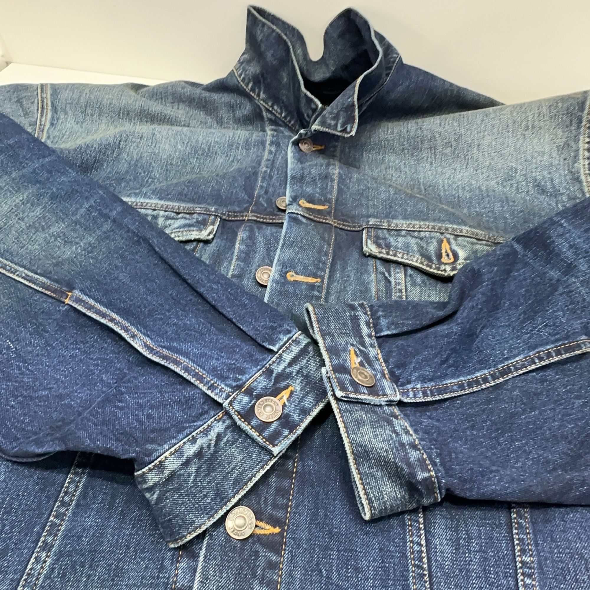 Balenciaga Balenciaga FBI Logo Denim Jacket Size 4 Size US XL / EU 56 / 4 - 10 Thumbnail