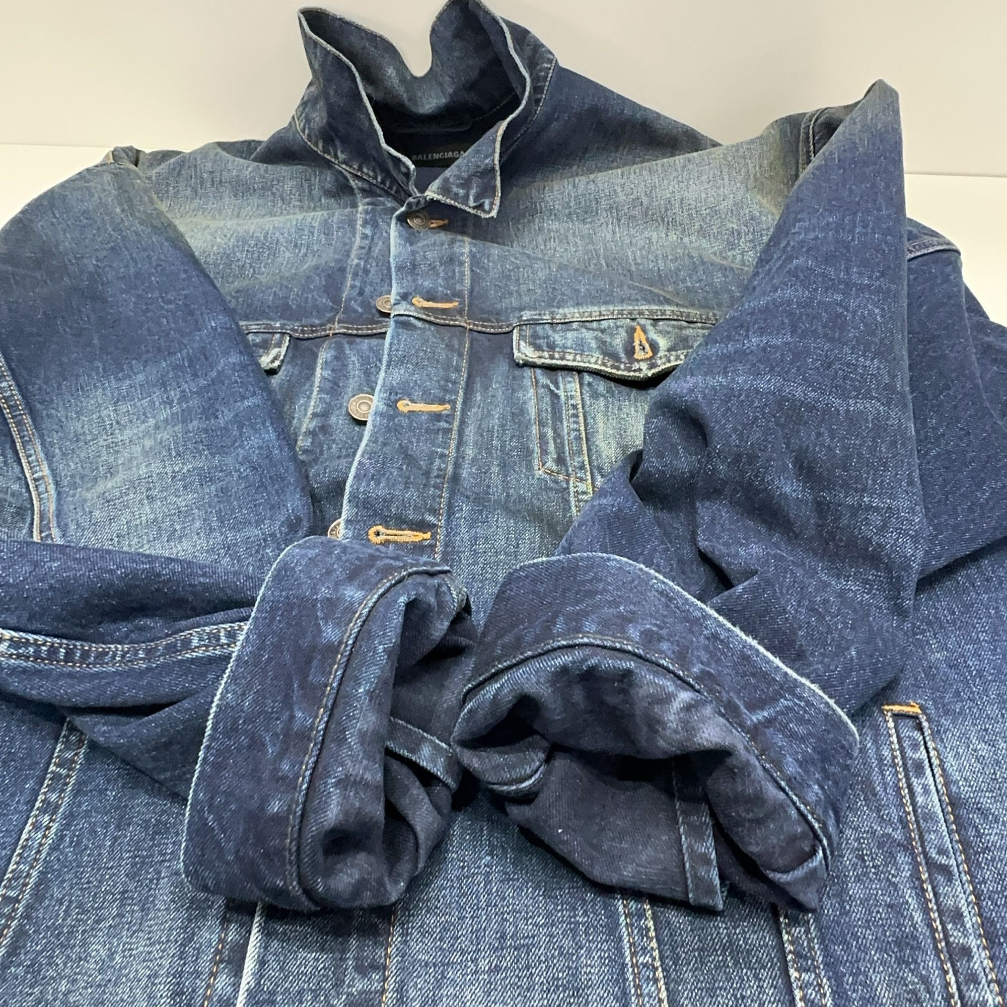 Balenciaga Balenciaga FBI Logo Denim Jacket Size 4 Size US XL / EU 56 / 4 - 9 Thumbnail