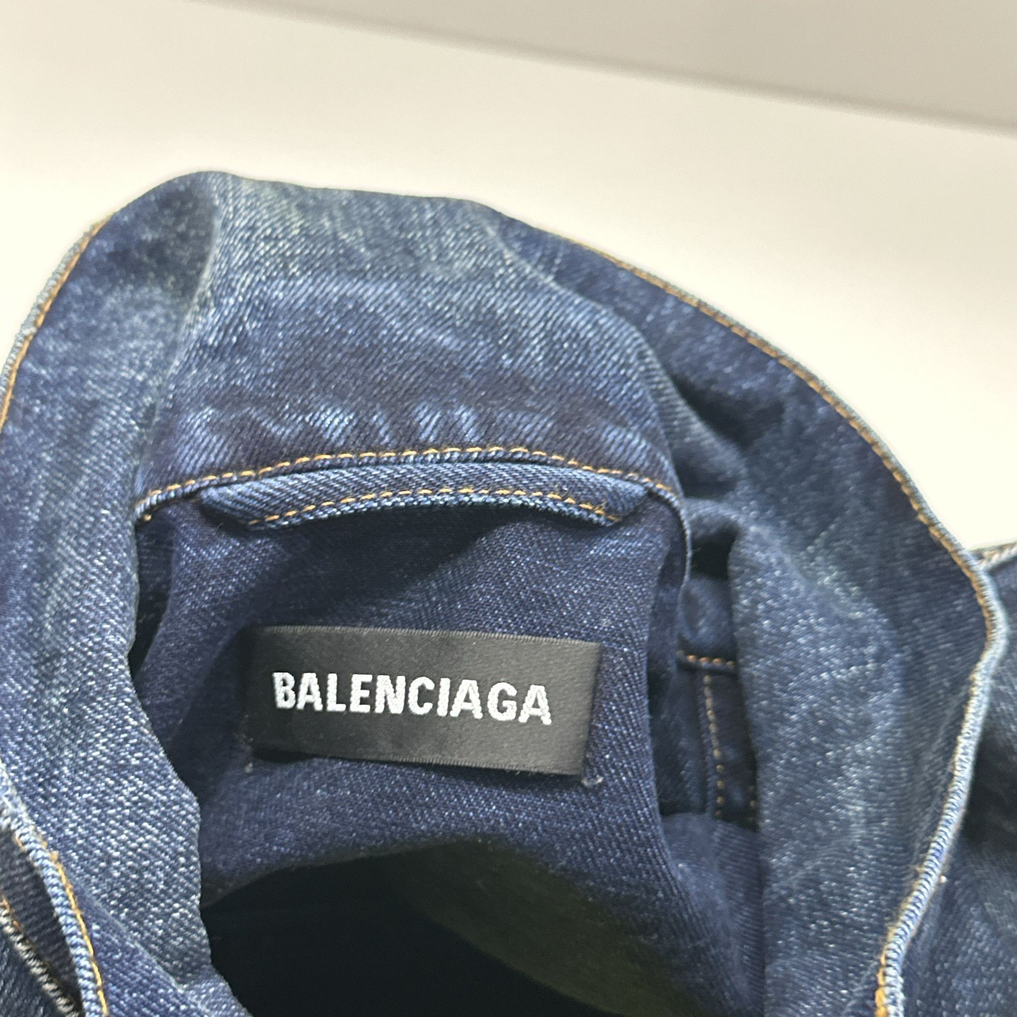 Balenciaga Balenciaga FBI Logo Denim Jacket Size 4 Size US XL / EU 56 / 4 - 6 Thumbnail