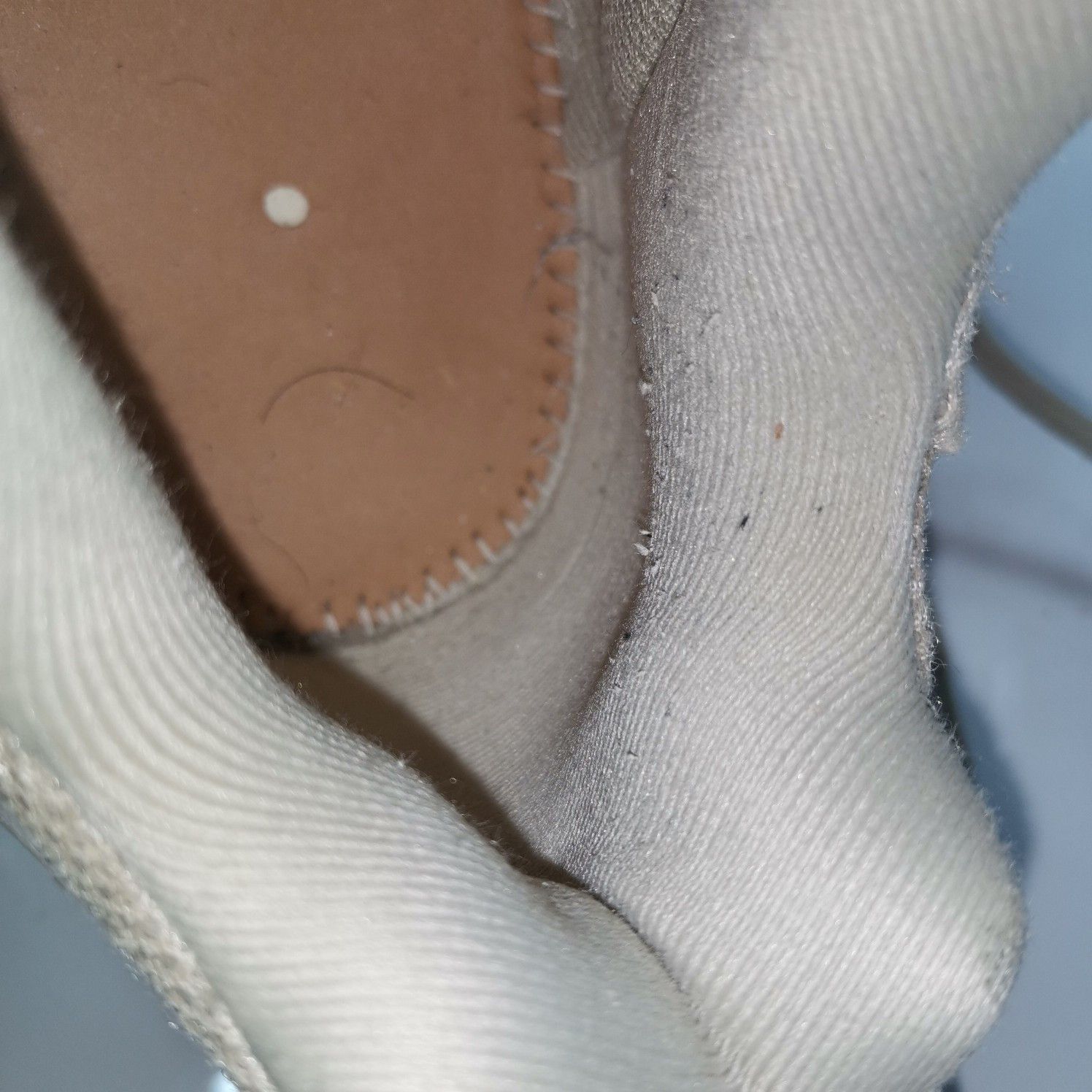 Balenciaga Balenciaga Beige Bouncer Tire Sneakers 40 Size US 7 / EU 40 - 13 Thumbnail