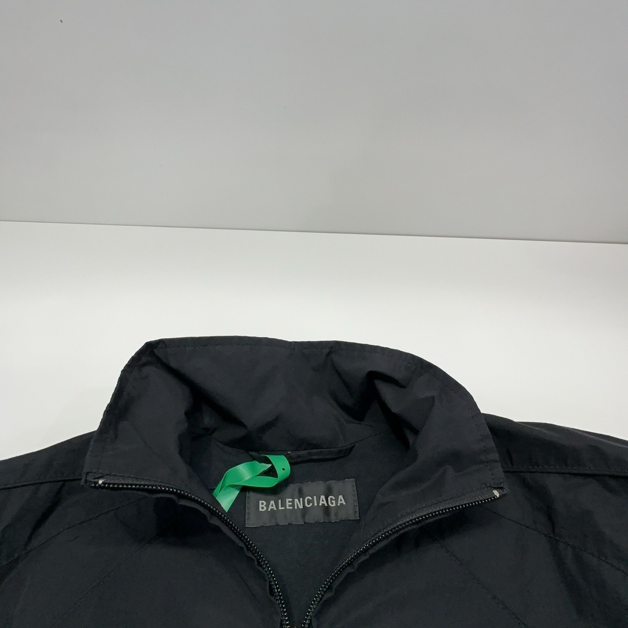 Balenciaga Balenciaga Dubai Logo Zip Track Jacket Size 44 Size US S / EU 44-46 / 1 - 9 Thumbnail