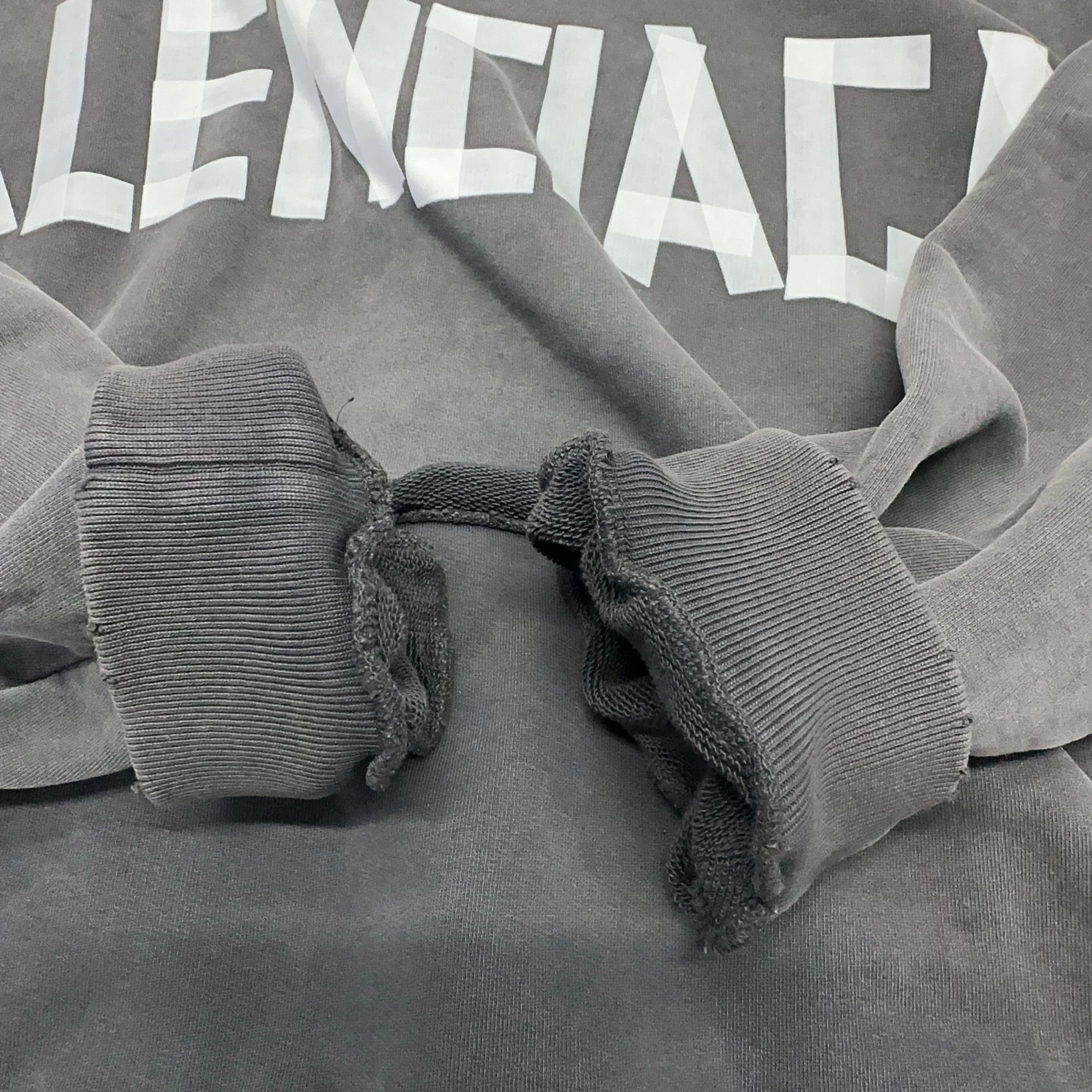 Balenciaga Balenciaga Gaffer Tape Logo Hoodie Size M Size US M / EU 48-50 / 2 - 11 Thumbnail