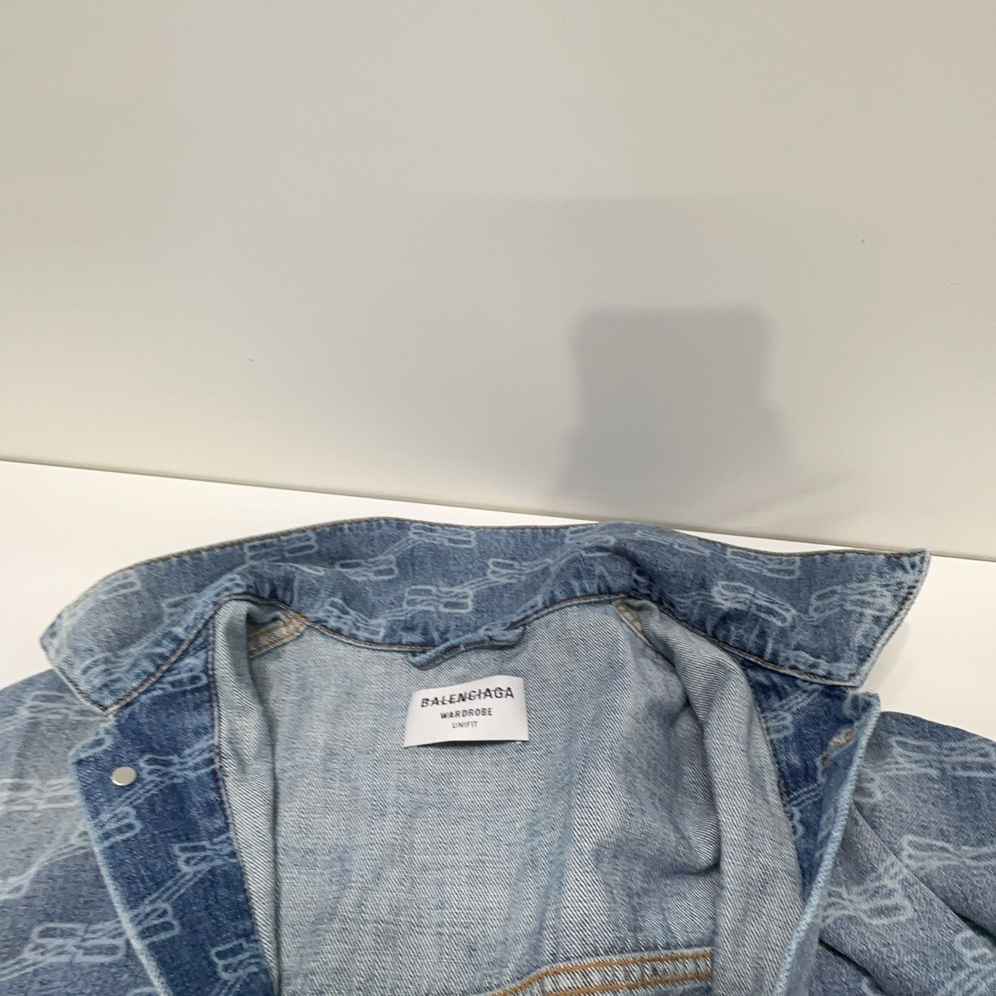 Balenciaga Balenciaga All-Over Logo Denim Jacket XS Size US XS / EU 42 / 0 - 8 Thumbnail