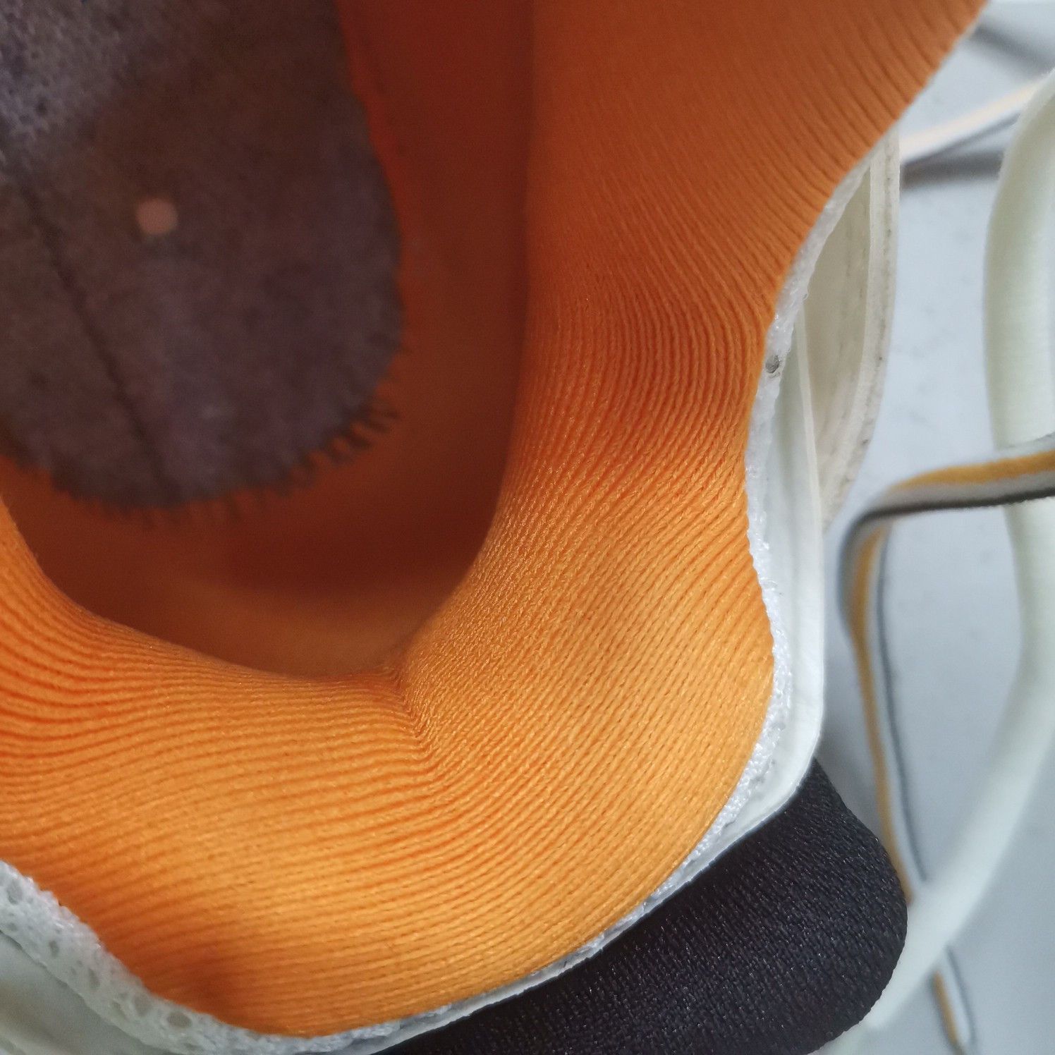 Balenciaga Balenciaga White Orange Track Sneakers Size 41 Size US 8 / EU 41 - 11 Thumbnail