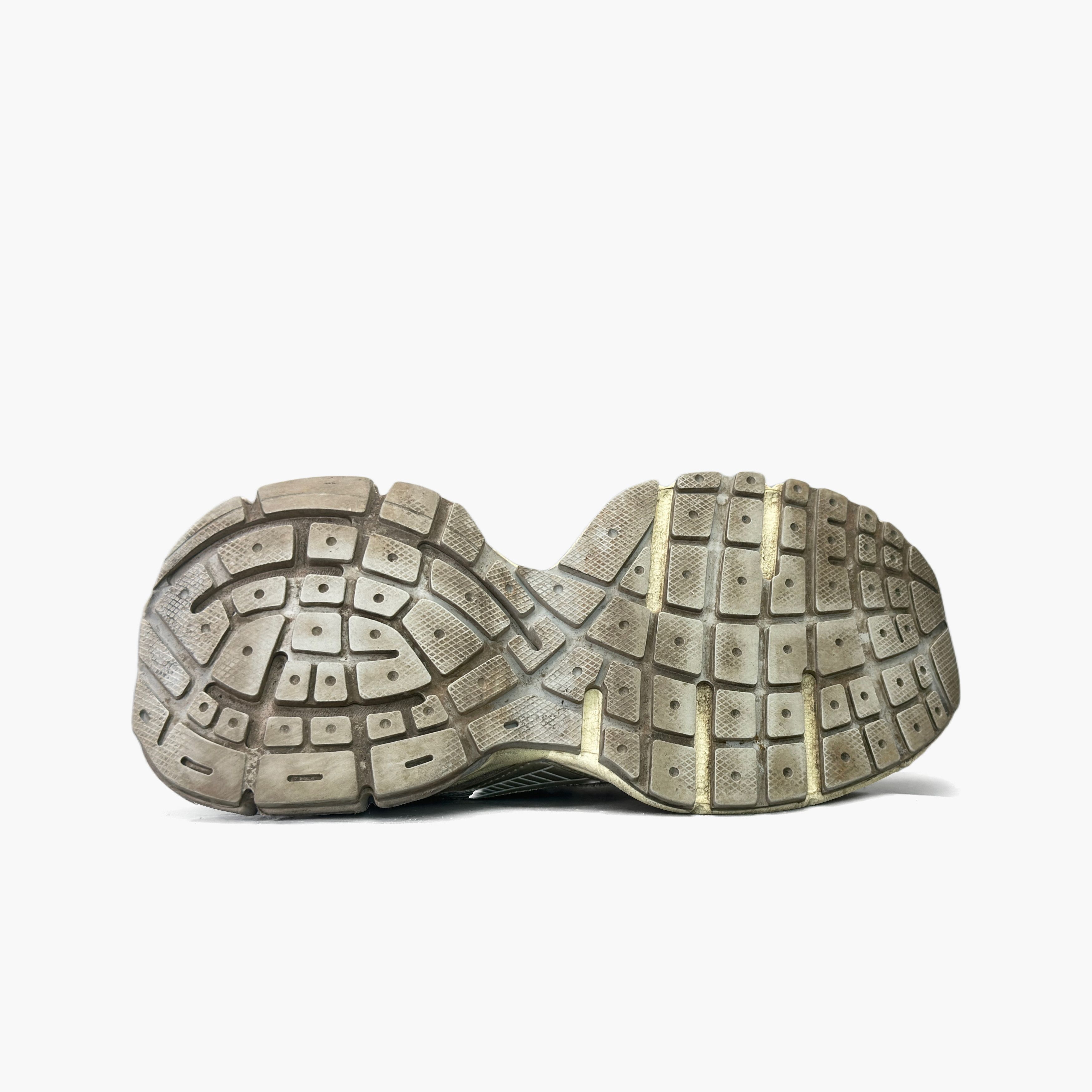 Balenciaga Balenciaga Distressed 3XL Mesh Sneakers 41 Size US 11 / IT 41 - 8 Thumbnail