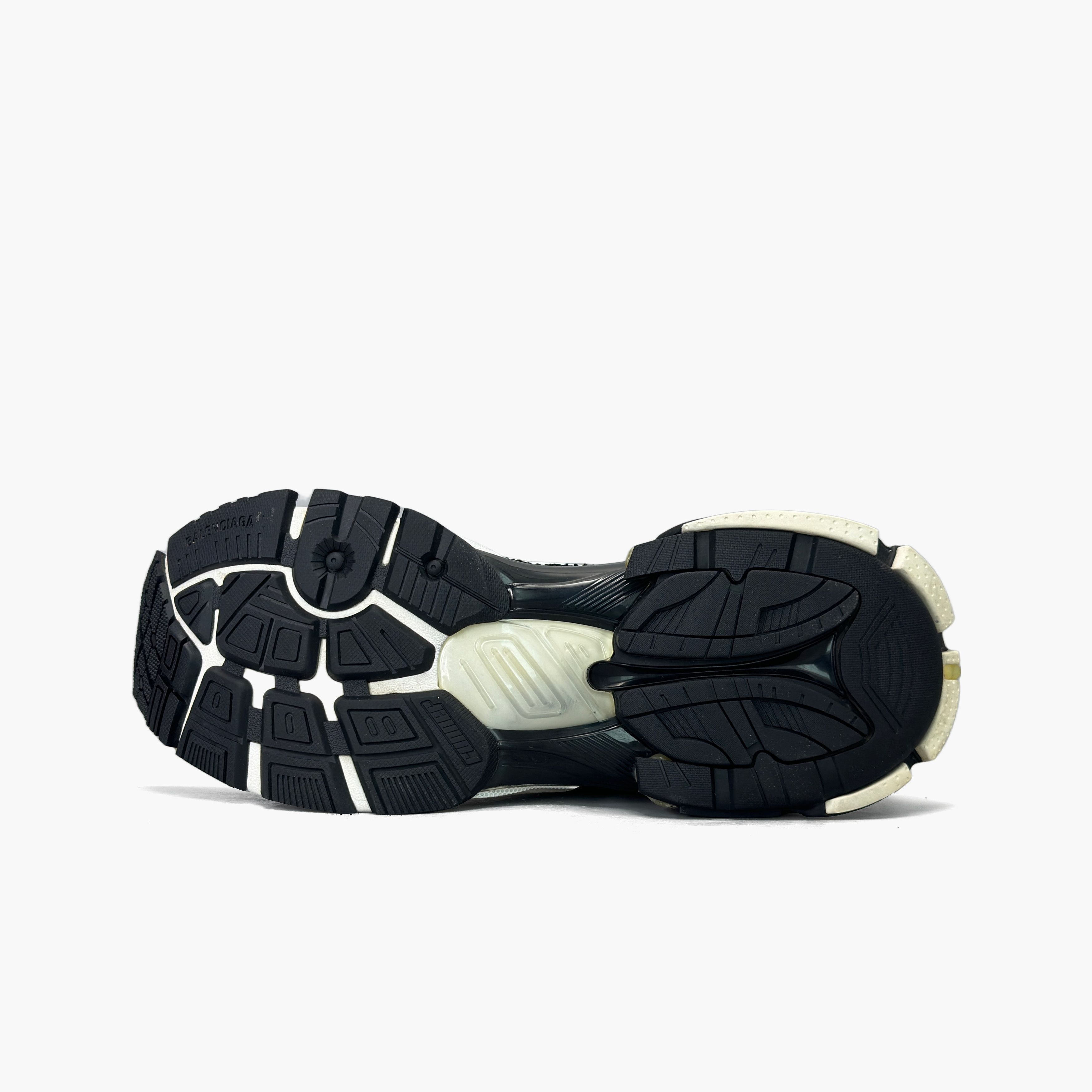 Balenciaga Balenciaga Runner Bicolor Mesh Sneakers 45 Size US 12 / EU 45 - 9 Thumbnail