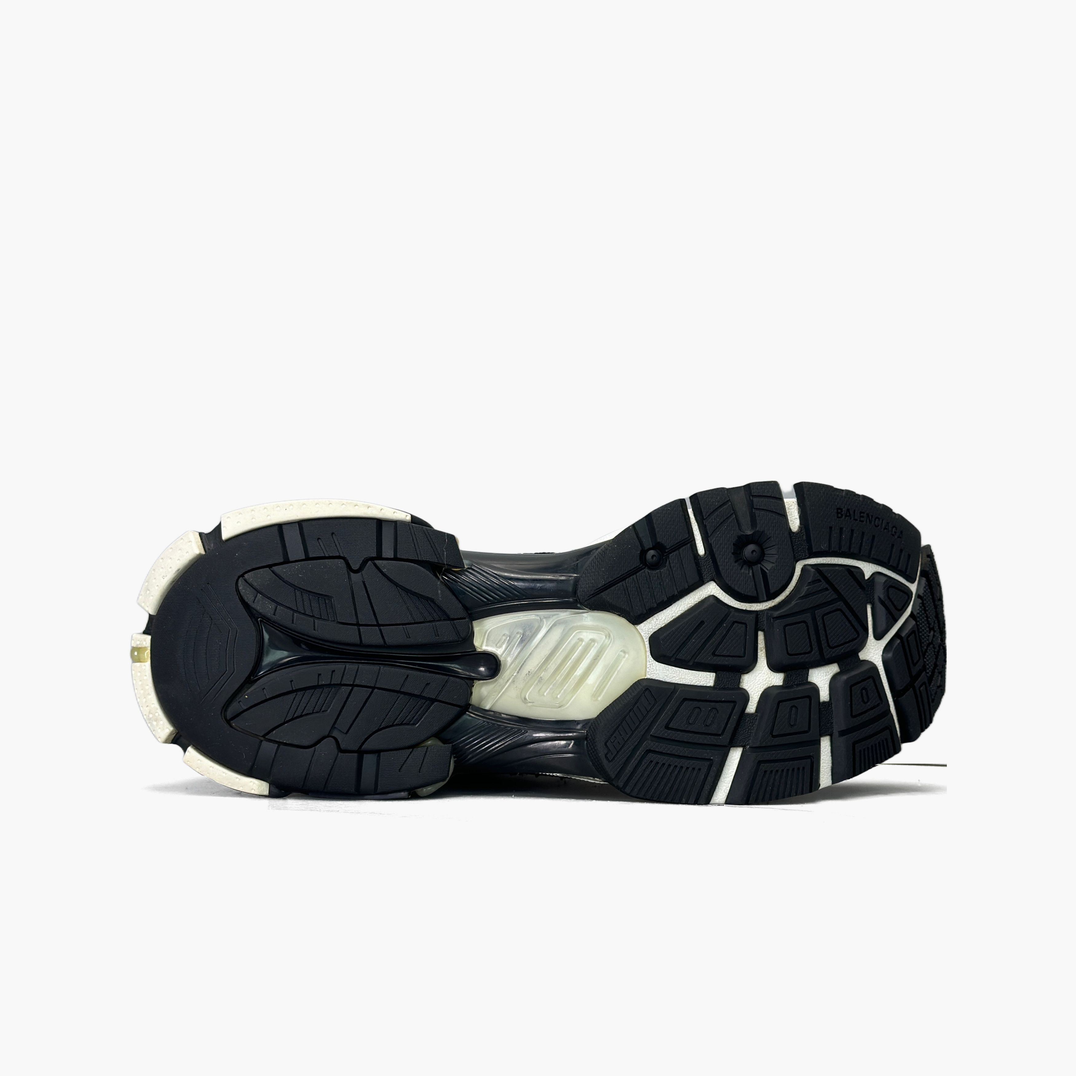 Balenciaga Balenciaga Runner Bicolor Mesh Sneakers 45 Size US 12 / EU 45 - 8 Thumbnail