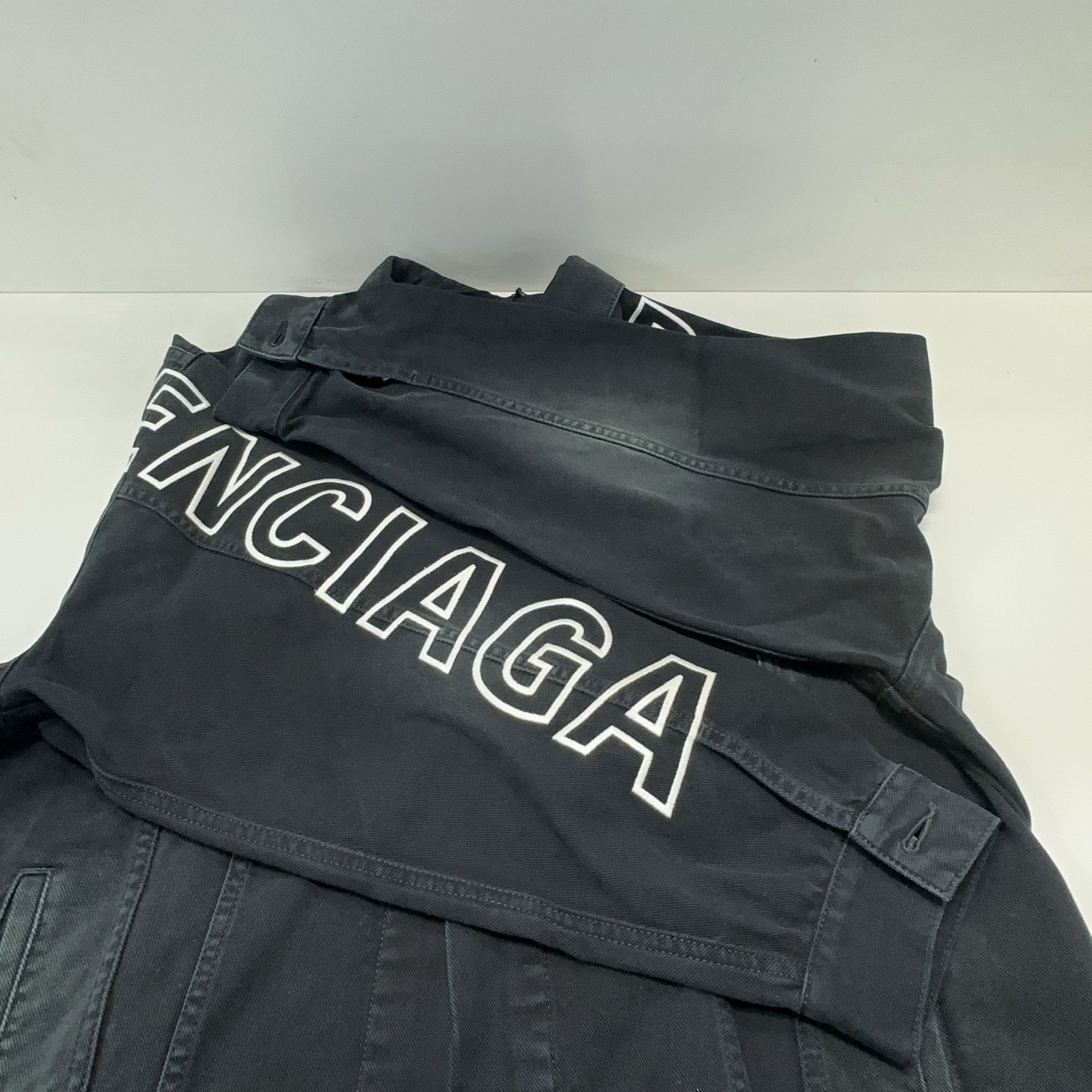 Balenciaga Balenciaga Logo Print Denim Jacket XS Size US XS / EU 42 / 0 - 11 Thumbnail