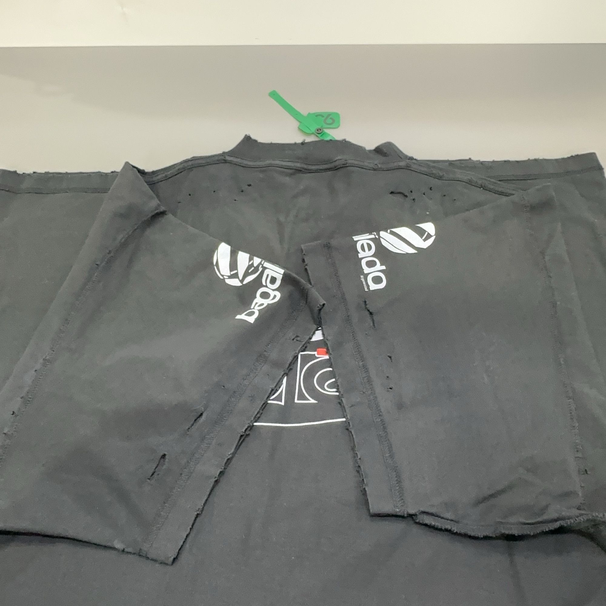 Balenciaga Balenciaga Logo Print Cotton T-Shirt Size 2 Size US M / EU 48-50 / 2 - 11 Thumbnail