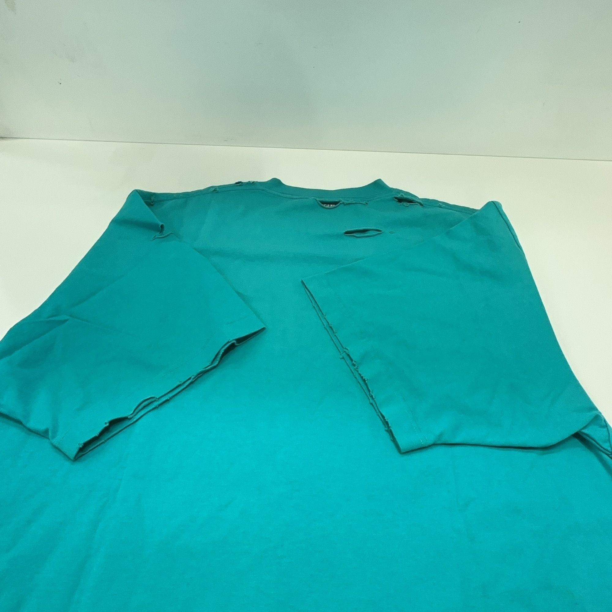Balenciaga Balenciaga Distressed Logo T-Shirt XS Size US XS / EU 42 / 0 - 11 Thumbnail