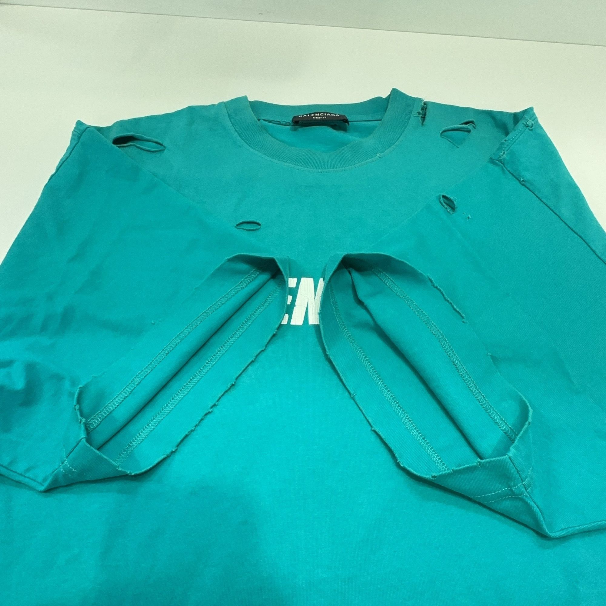 Balenciaga Balenciaga Distressed Logo T-Shirt XS Size US XS / EU 42 / 0 - 10 Thumbnail