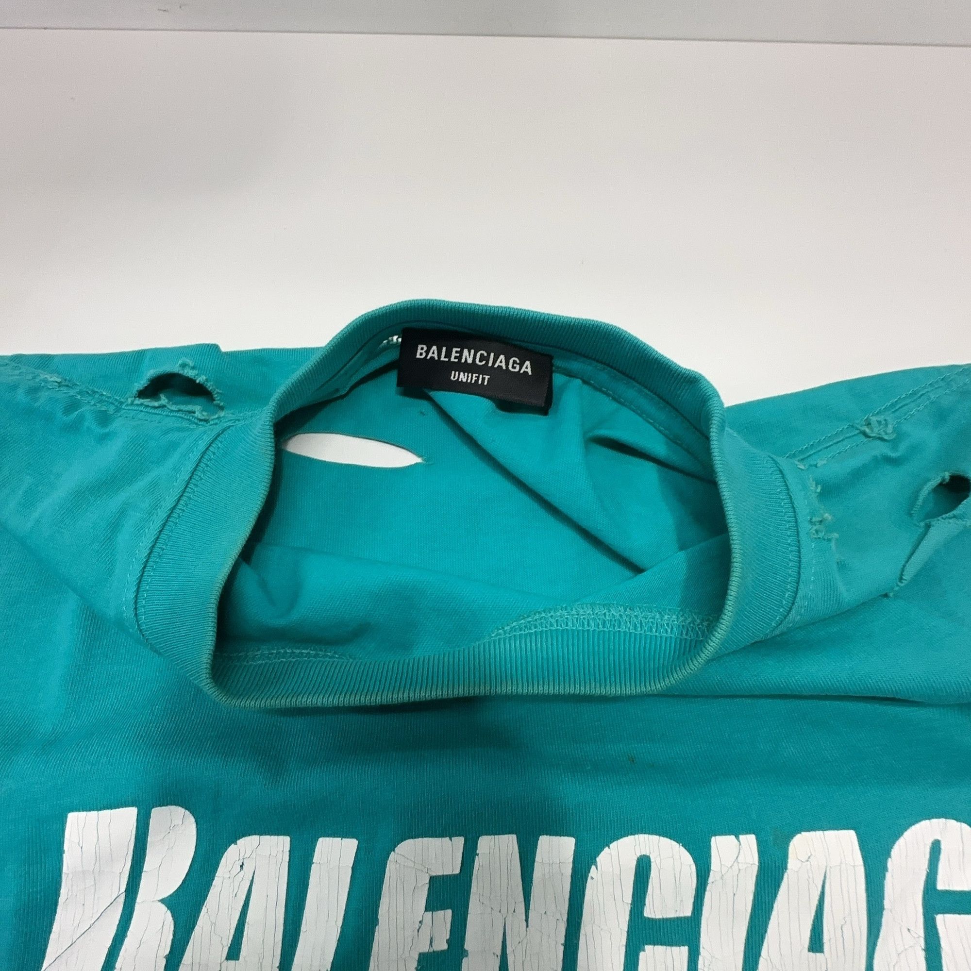 Balenciaga Balenciaga Distressed Logo T-Shirt XS Size US XS / EU 42 / 0 - 6 Thumbnail