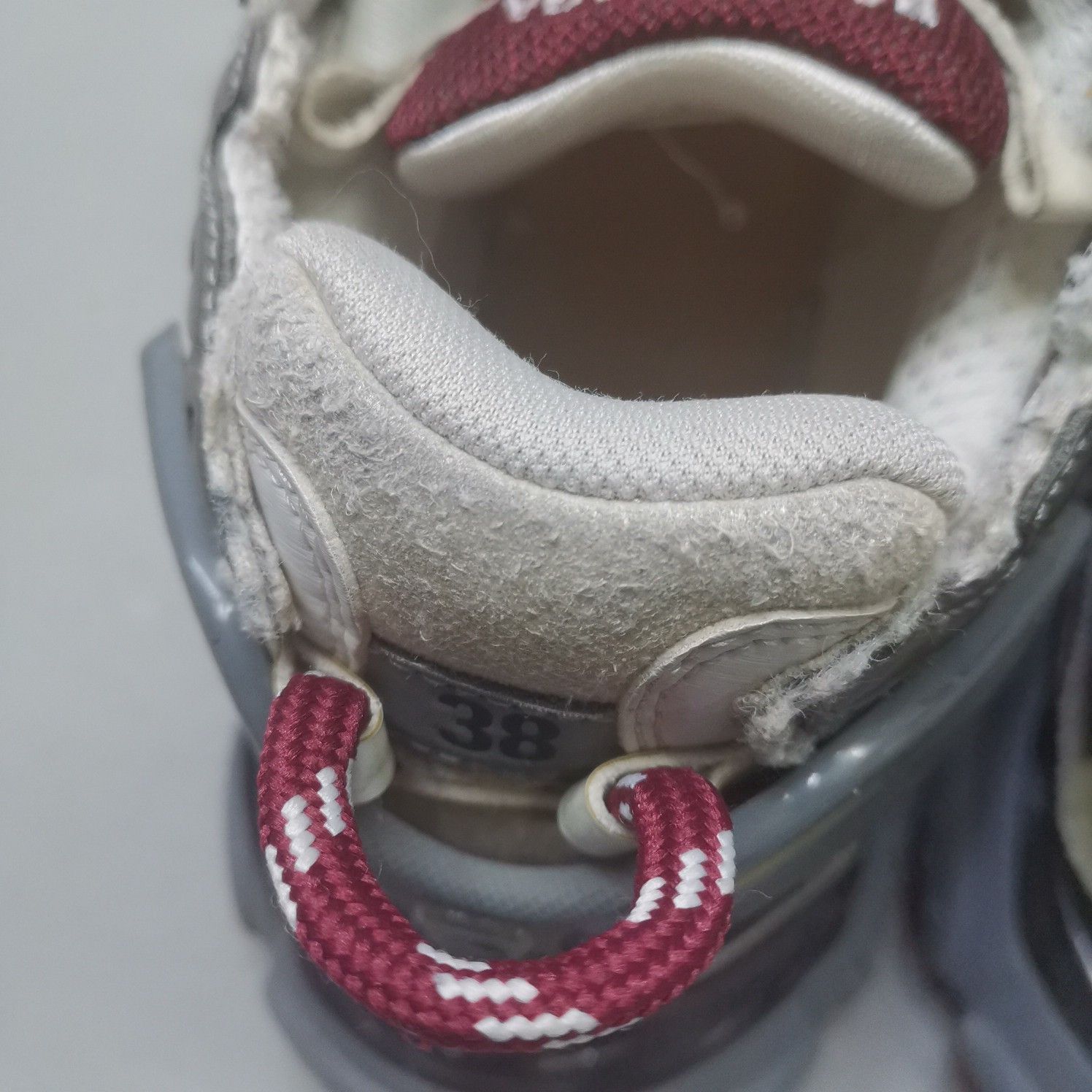 Balenciaga Balenciaga Grey Red Runner Sneakers 38 Size US 8 / IT 38 - 11 Thumbnail