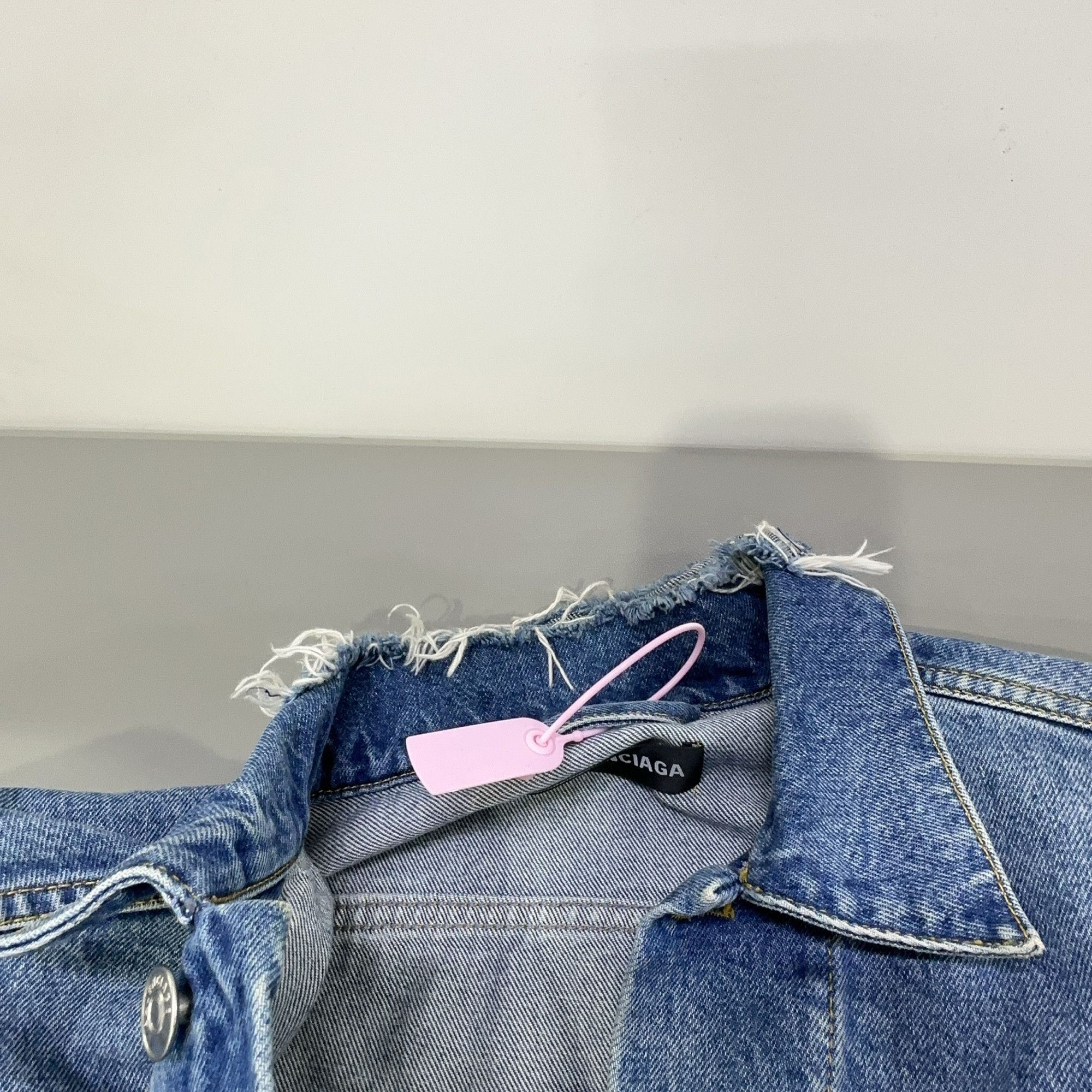 Balenciaga Balenciaga Political Campaign Denim Jacket Size 46 Size US S / EU 44-46 / 1 - 8 Thumbnail