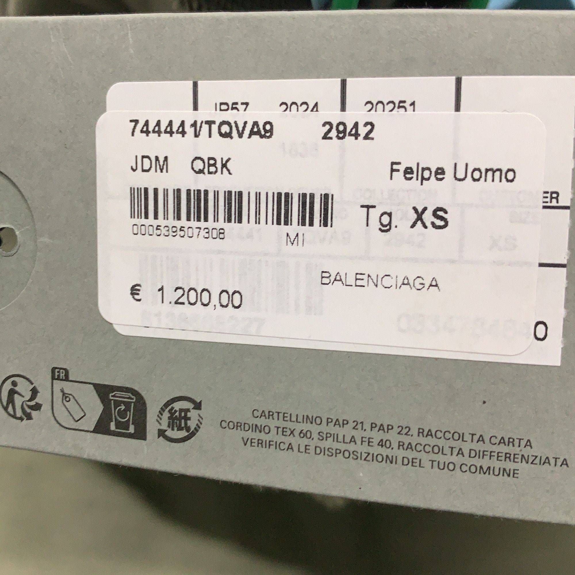 Balenciaga Balenciaga Distressed Tape Logo Hoodie XS Size US XS / EU 42 / 0 - 3 Thumbnail