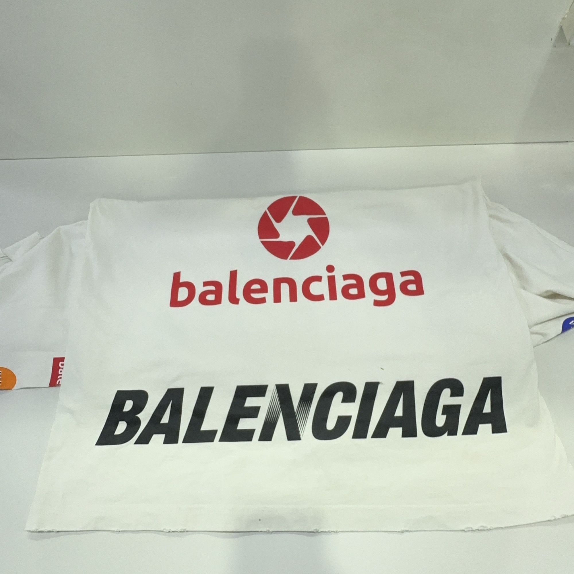 Balenciaga Balenciaga Logo Print Long Sleeve T-Shirt Size 1 Size US S / EU 44-46 / 1 - 9 Thumbnail