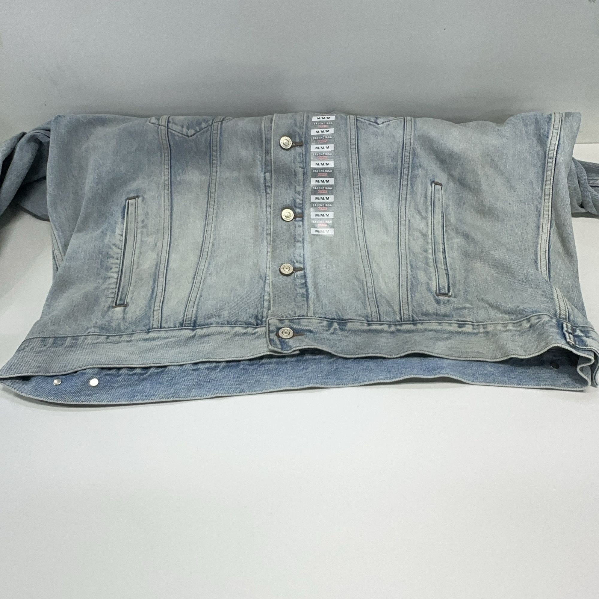 Balenciaga Balenciaga Washed Denim Jacket Size 3 Size US L / EU 52-54 / 3 - 9 Thumbnail