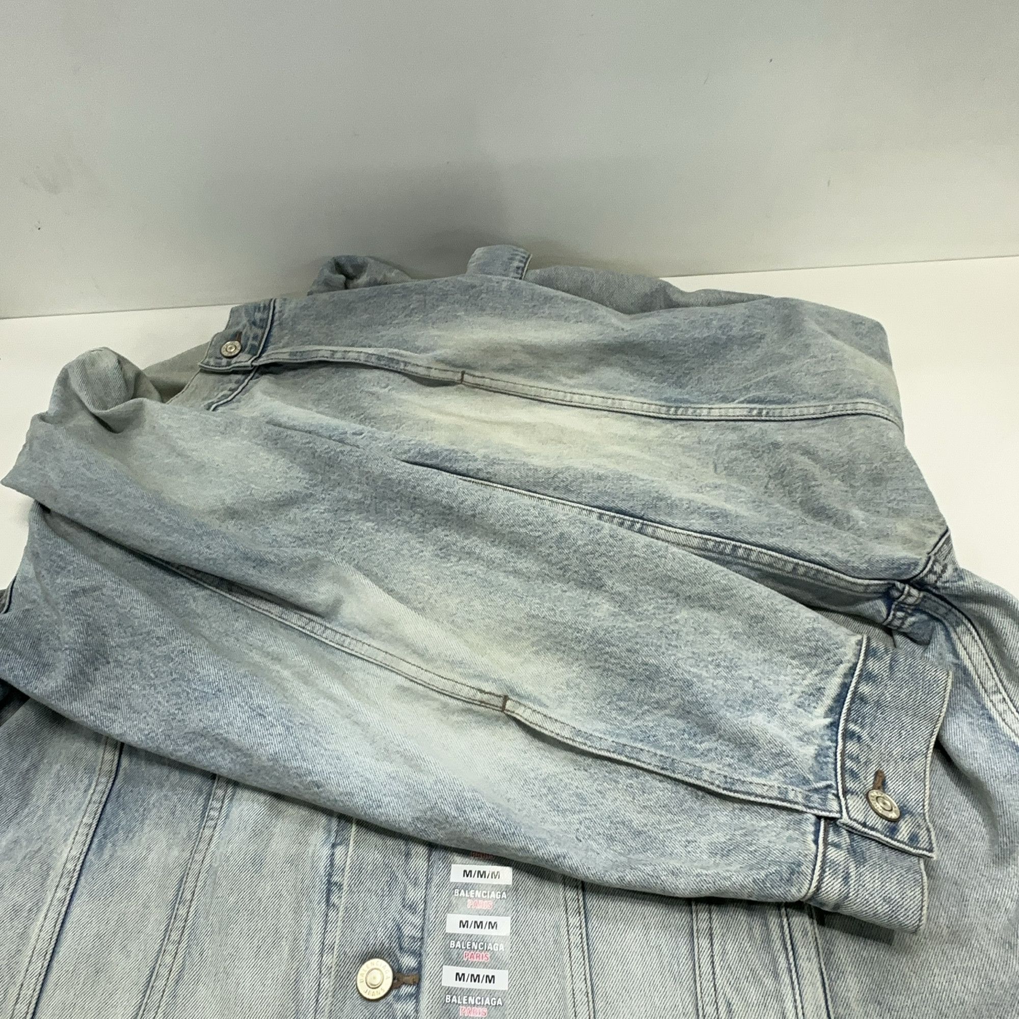 Balenciaga Balenciaga Washed Denim Jacket Size 3 Size US L / EU 52-54 / 3 - 11 Thumbnail