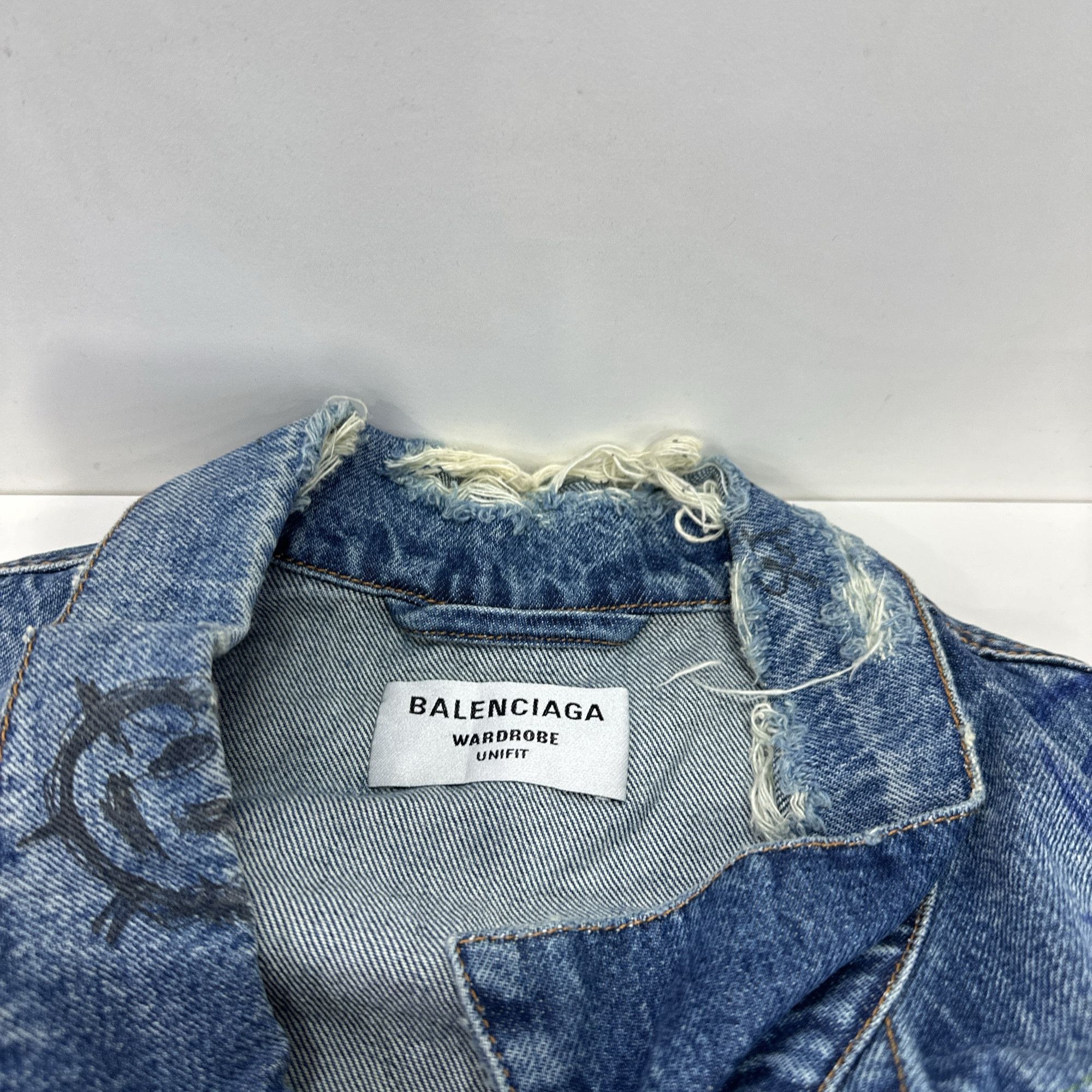 Balenciaga Balenciaga Graffiti Print Denim Jacket Size 3 Size US L / EU 52-54 / 3 - 4 Thumbnail