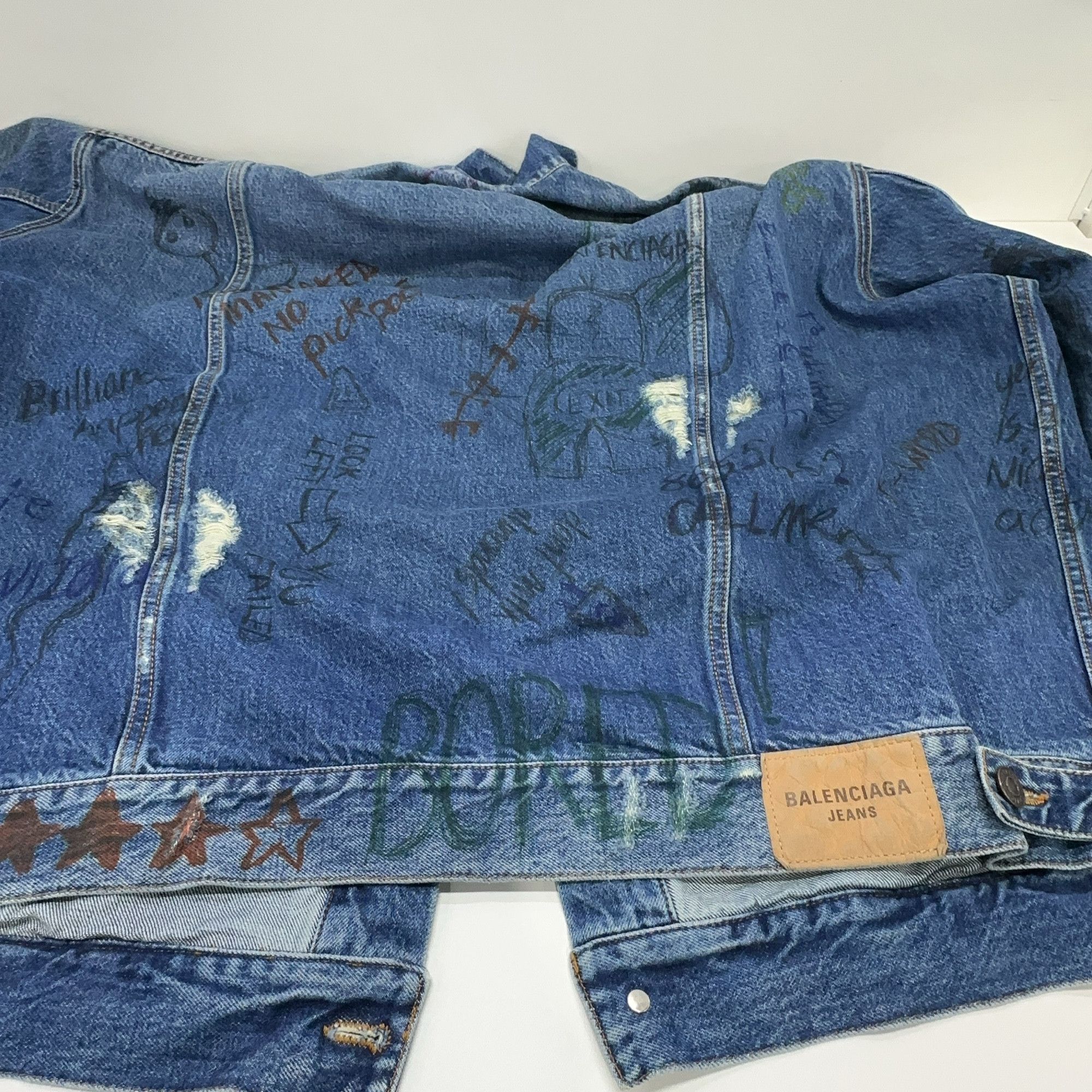 Balenciaga Balenciaga Graffiti Print Denim Jacket Size 3 Size US L / EU 52-54 / 3 - 8 Thumbnail